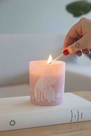 Mumin doftljus KÄRLEK i rosa glas med lock 
