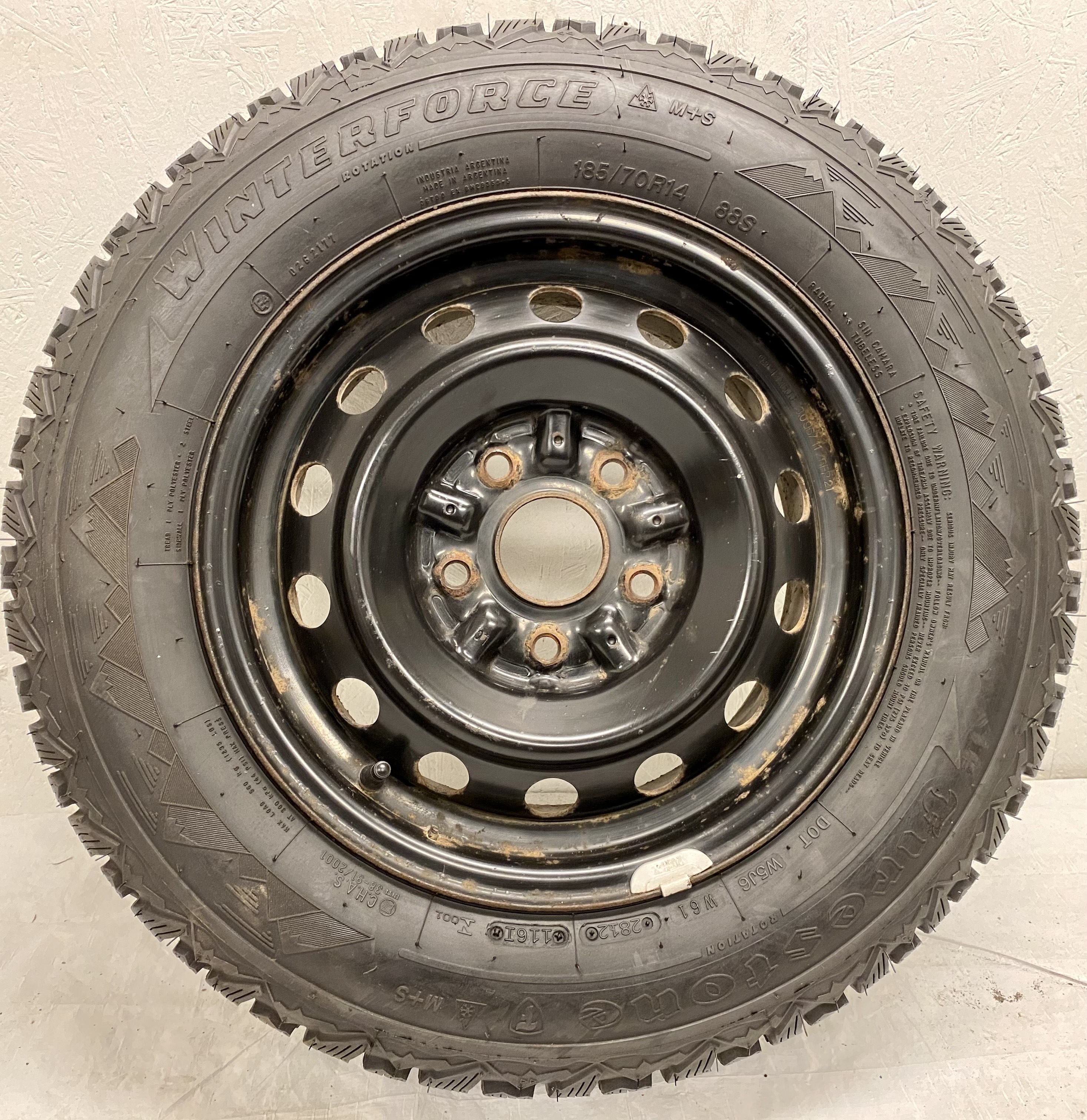 Kompletta Vinterhjul DUBB | 14" Plåtfälgar 5x114.3 6x14 ET?? 60.1 | 185/70 R14 88S Firestone Winter Force | V19-2012 | 7|7|8|8 mm - 3