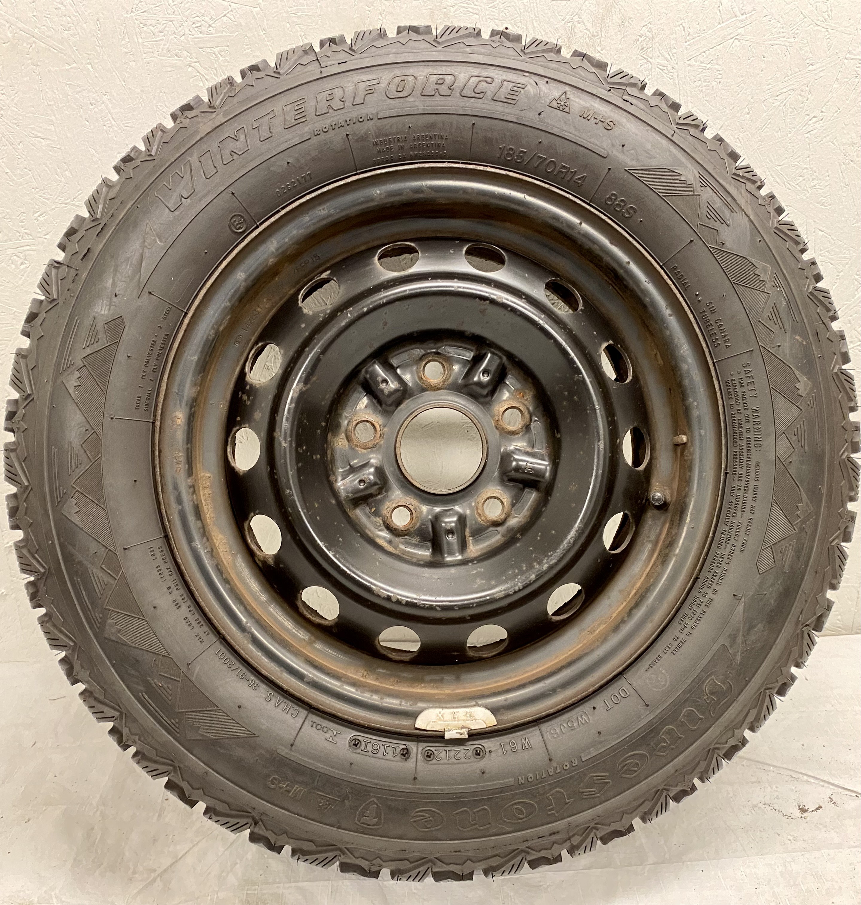 Kompletta Vinterhjul DUBB | 14" Plåtfälgar 5x114.3 6x14 ET?? 60.1 | 185/70 R14 88S Firestone Winter Force | V19-2012 | 7|7|8|8 mm - 6