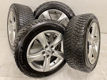 Kompletta Vinterhjul DUBB | 16" BM Racing 5x114.3 7x16 ET45 73.1 | 2 st 205/55 R16 94T XL Michelin X-Ice Nort 4 | V16-2018 | 6|6 mm Bra Dubb + 2 st 205/55 R16 94T XL Michelin X-Ice Nort 3 | V31-2016 | 5|5 mm Slitna Dubb