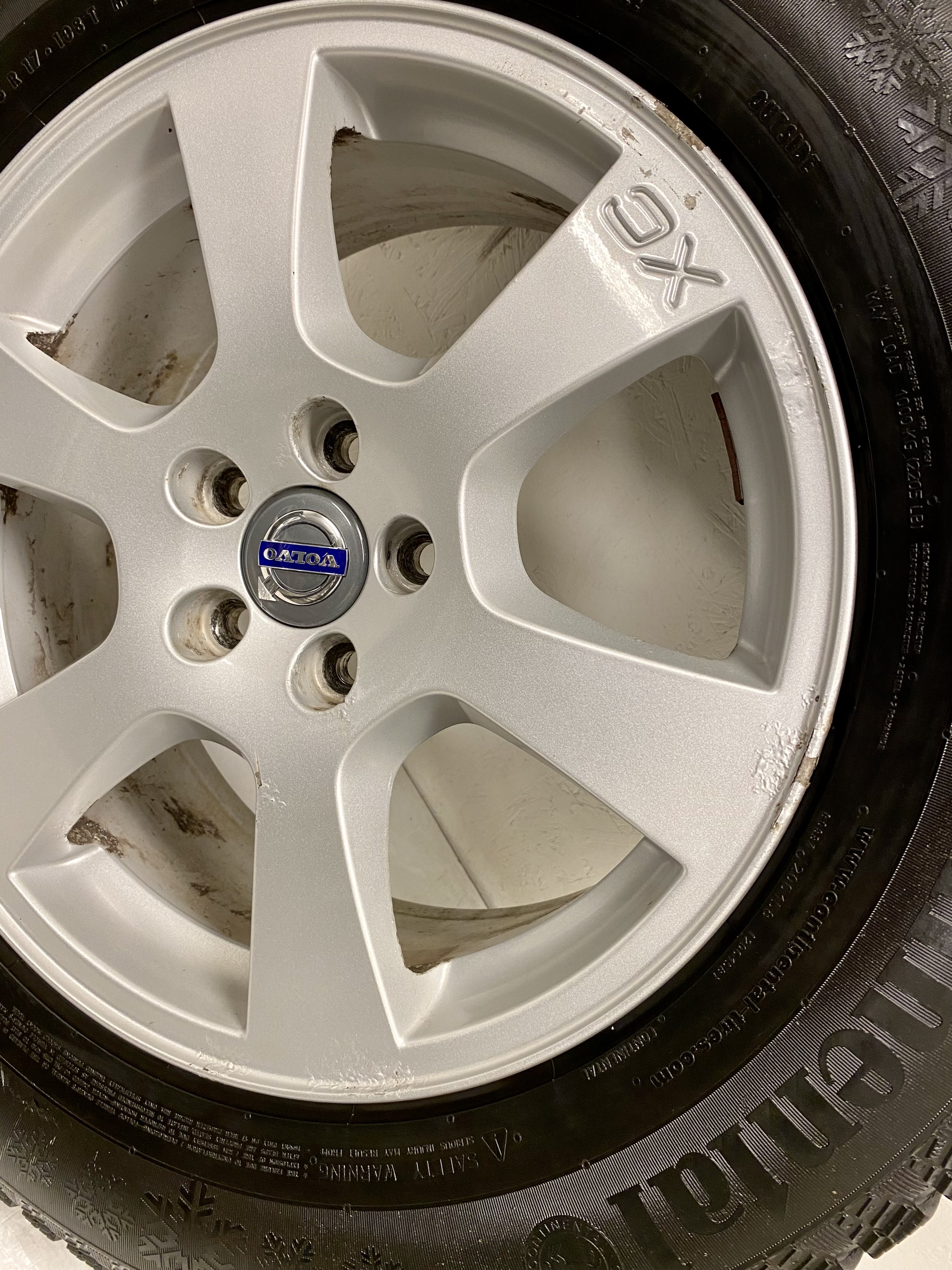 Kompletta Vinterhjul DUBB | 17" VOLVO SEGIN XC60 5x108 7.5x17 ET55 63.4 | 2 st 235/65 R17 108T XL Continental Ice Contact 2 SUV | V37-2015 | 5|5 mm Bra Dubb + 2 st 235/65 R17 108T XL Continental Conti Ice Contact 4x4 | V36-2014 | 4|4 mm Slitna Dubb - 4