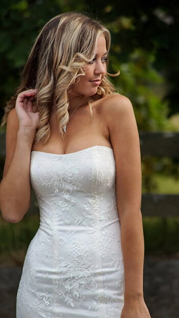 En gåva med rosett - Bride