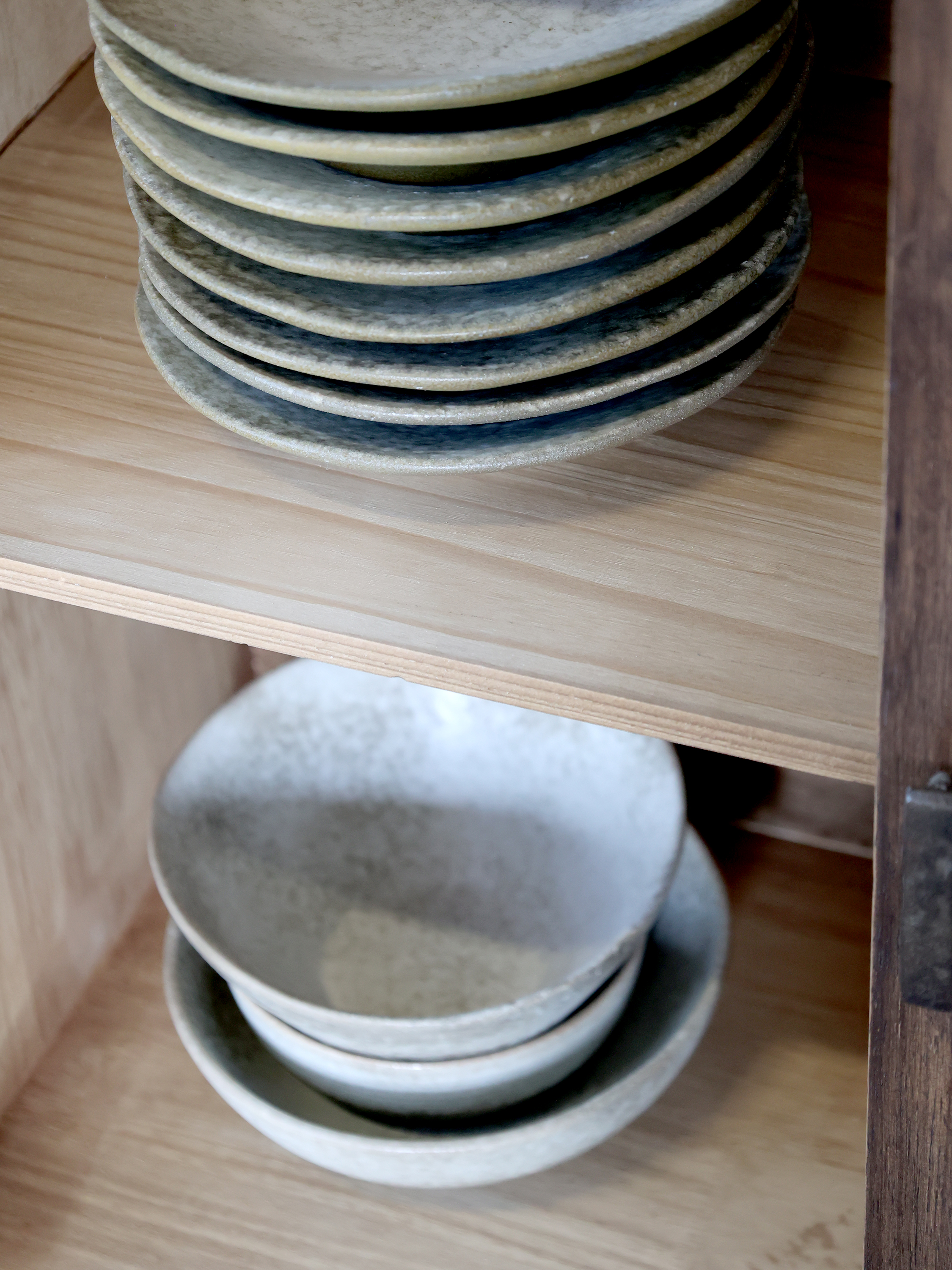 Skänk med vitrindörrar från Chic Antique