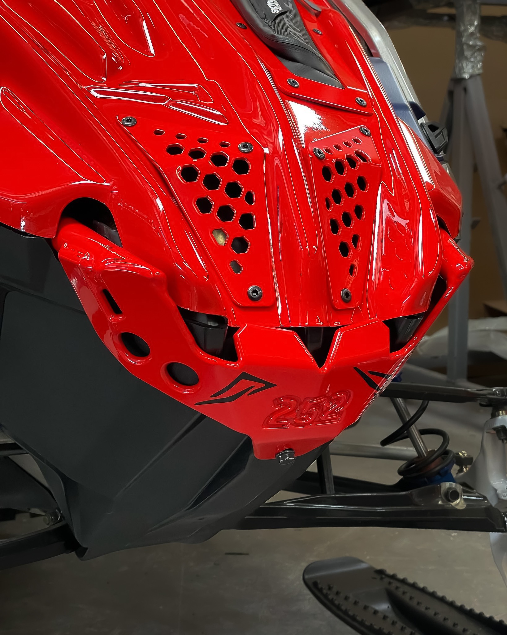 Skinz Frontbåge Ghost Bumper Polaris Matryx - Röd