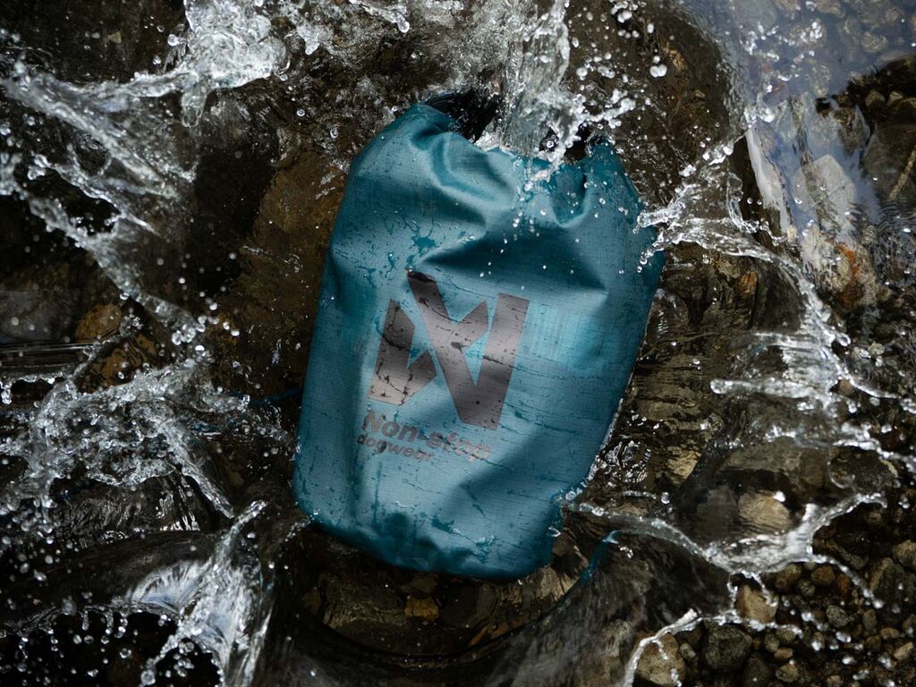 Non-Stop Dogwear Multiuse Bag Waterproof Storage Bag – Teal – Easy to use