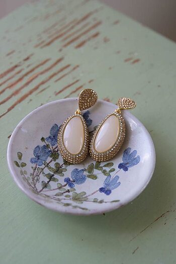 Ioaku -  Goldmine Sparkle Earring Gold / White Jasmine