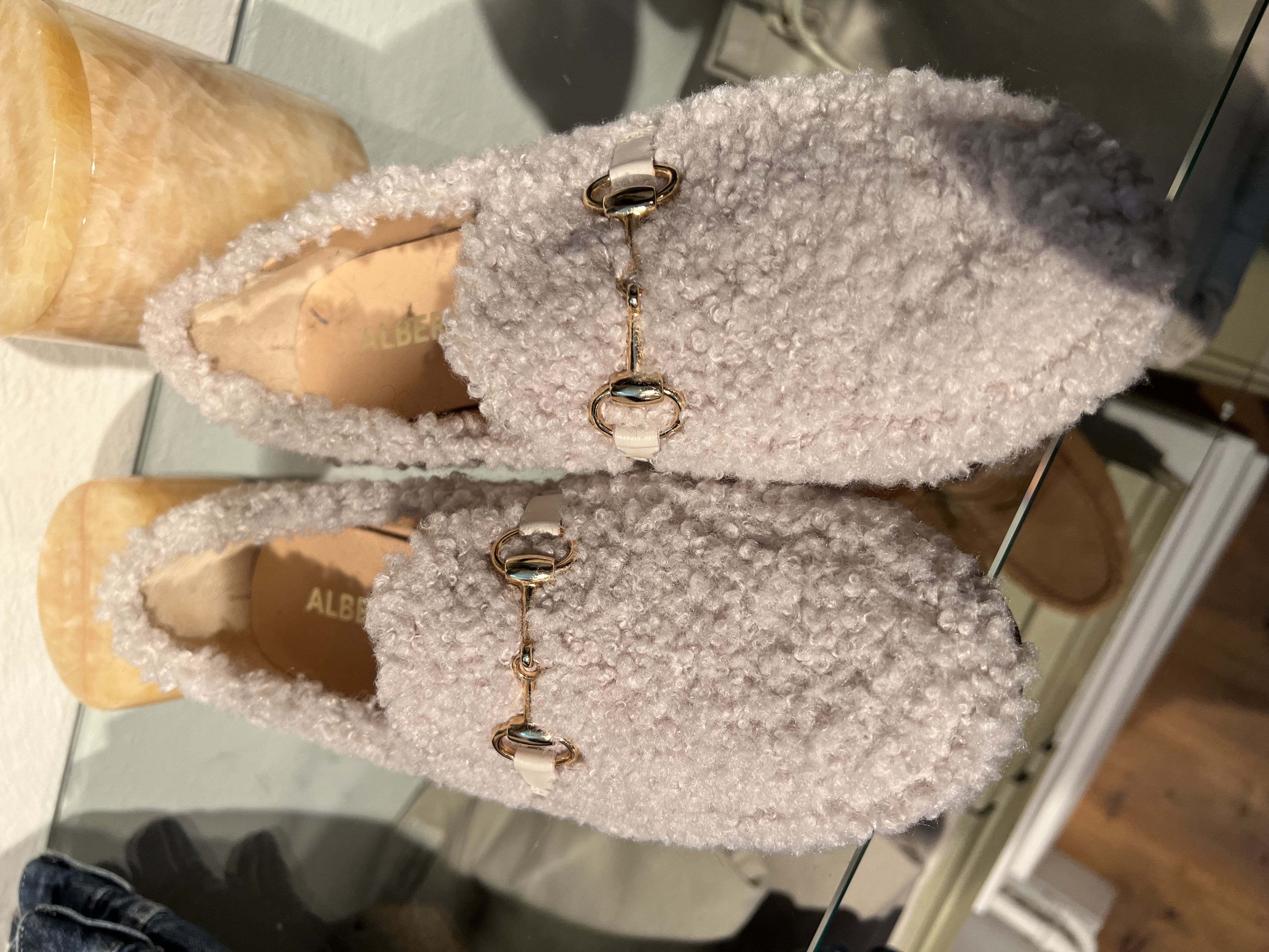 Alberville Wiola Loafers Fluffig Vit Textil