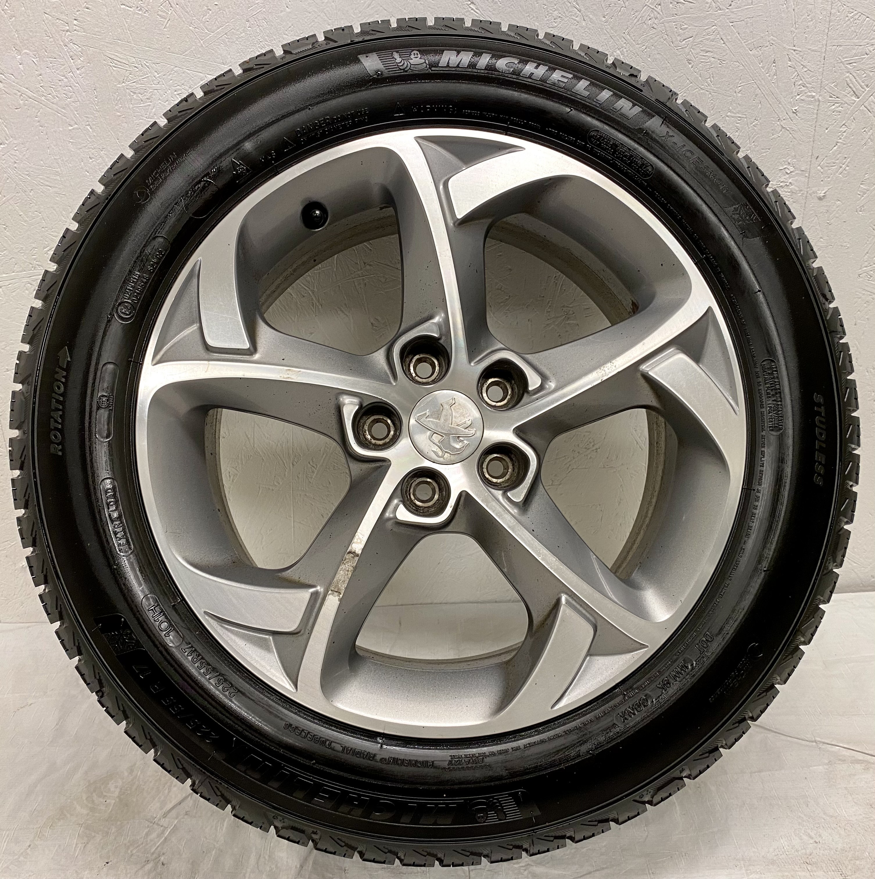 Kompletta Vinterhjul Friktion 4st | 17" Peugeot 508 9671401677 5x108 7x17 ET46 65.1 | 225/55 R17 101H XL Michelin X-Ice Snow | V38-2023 | 7|7|7|7 mm - 6