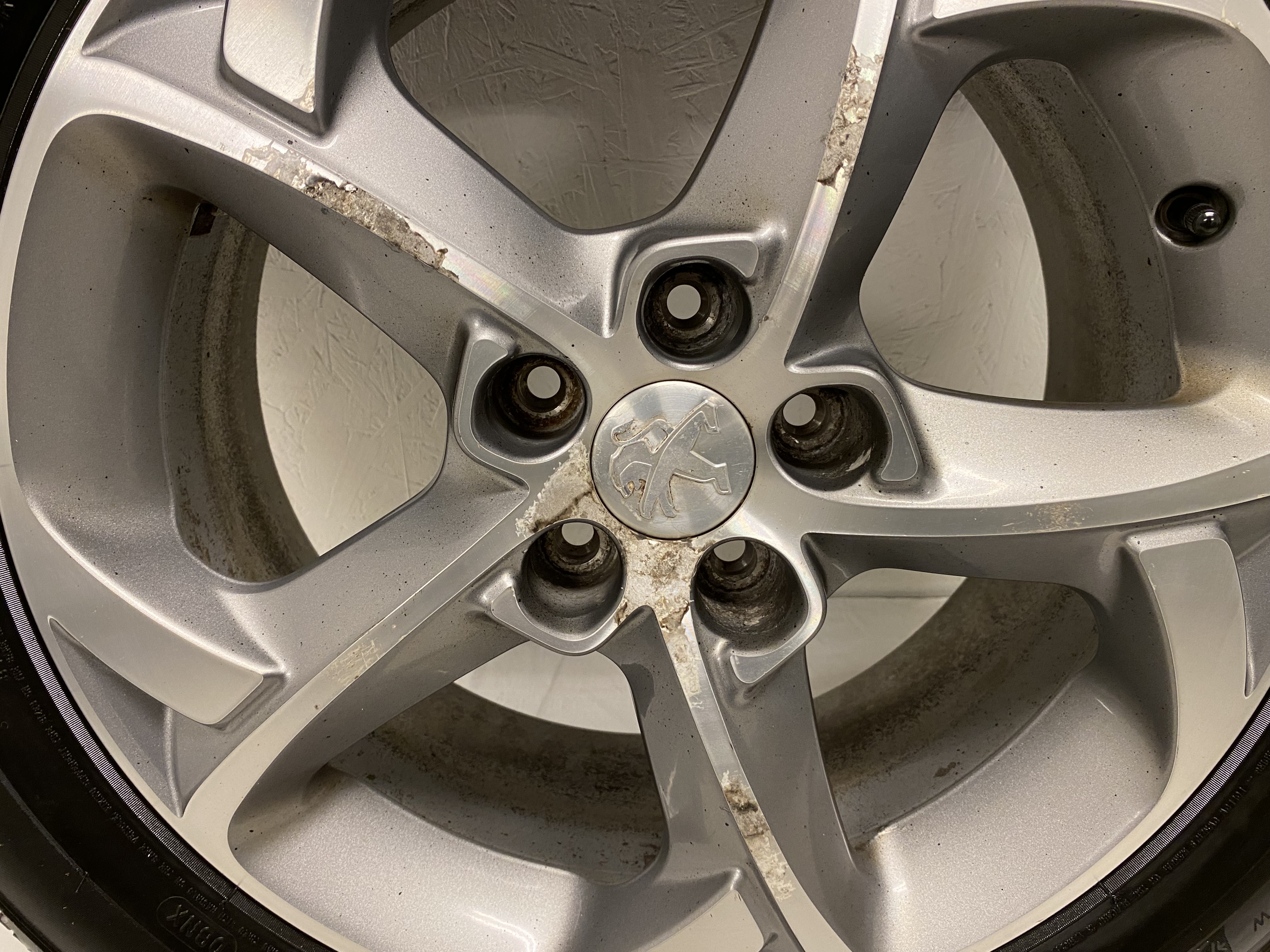 Kompletta Vinterhjul Friktion 4st | 17" Peugeot 508 9671401677 5x108 7x17 ET46 65.1 | 225/55 R17 101H XL Michelin X-Ice Snow | V38-2023 | 7|7|7|7 mm - 9
