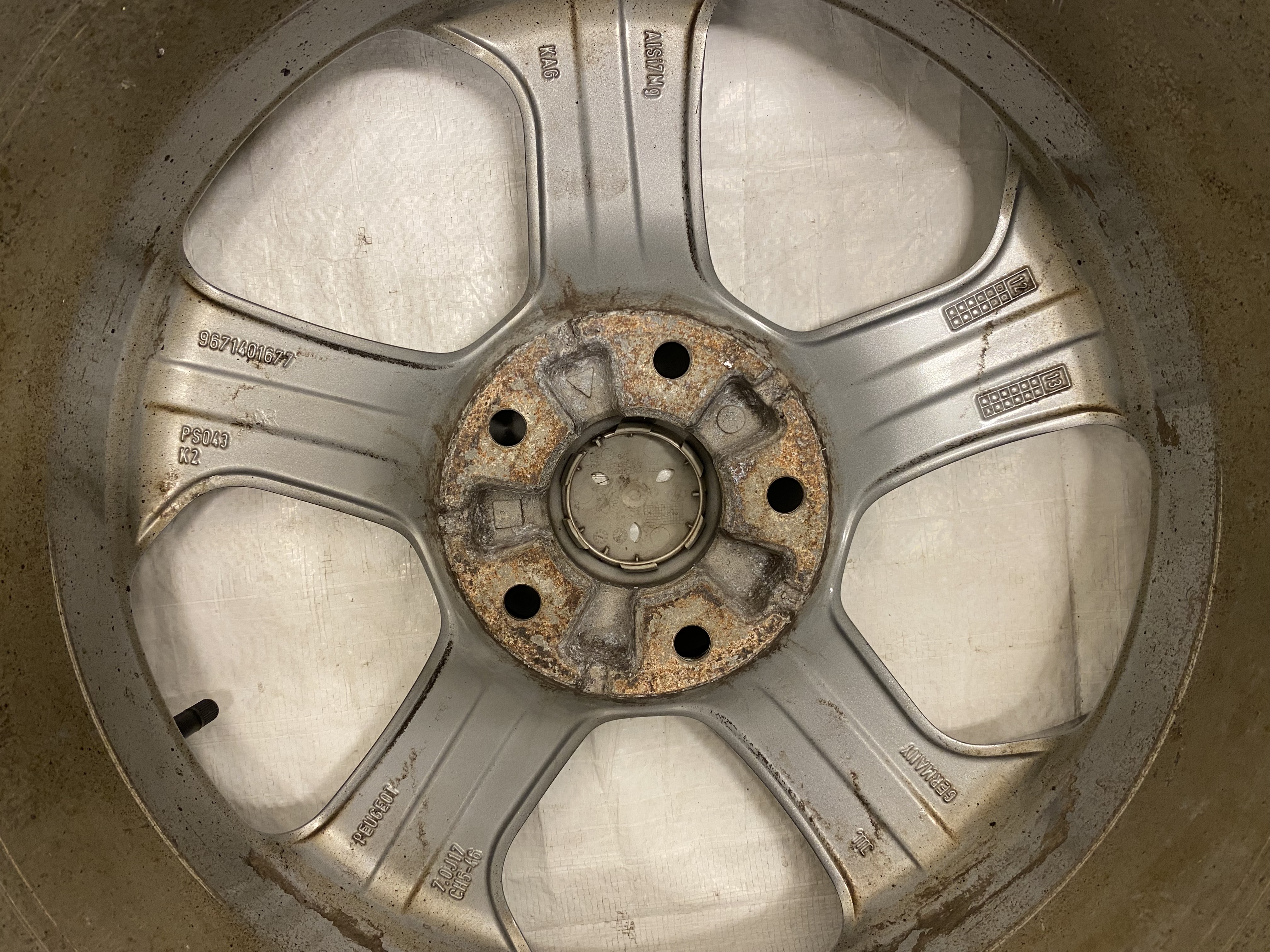 Kompletta Vinterhjul Friktion 4st | 17" Peugeot 508 9671401677 5x108 7x17 ET46 65.1 | 225/55 R17 101H XL Michelin X-Ice Snow | V38-2023 | 7|7|7|7 mm - 12