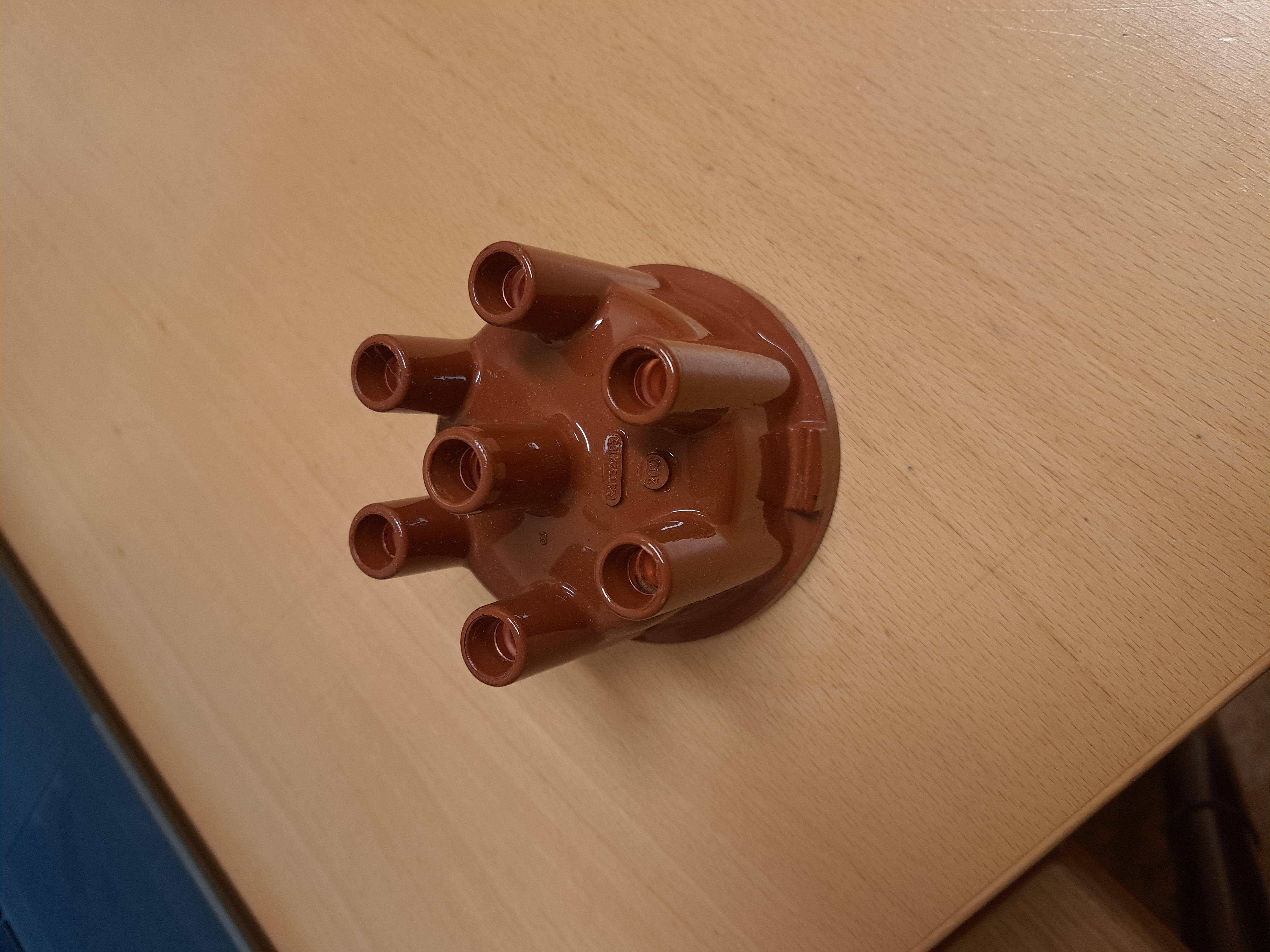 Distributor cap
