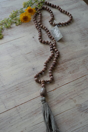 Ajlajk - Halsband med tofs Light Army