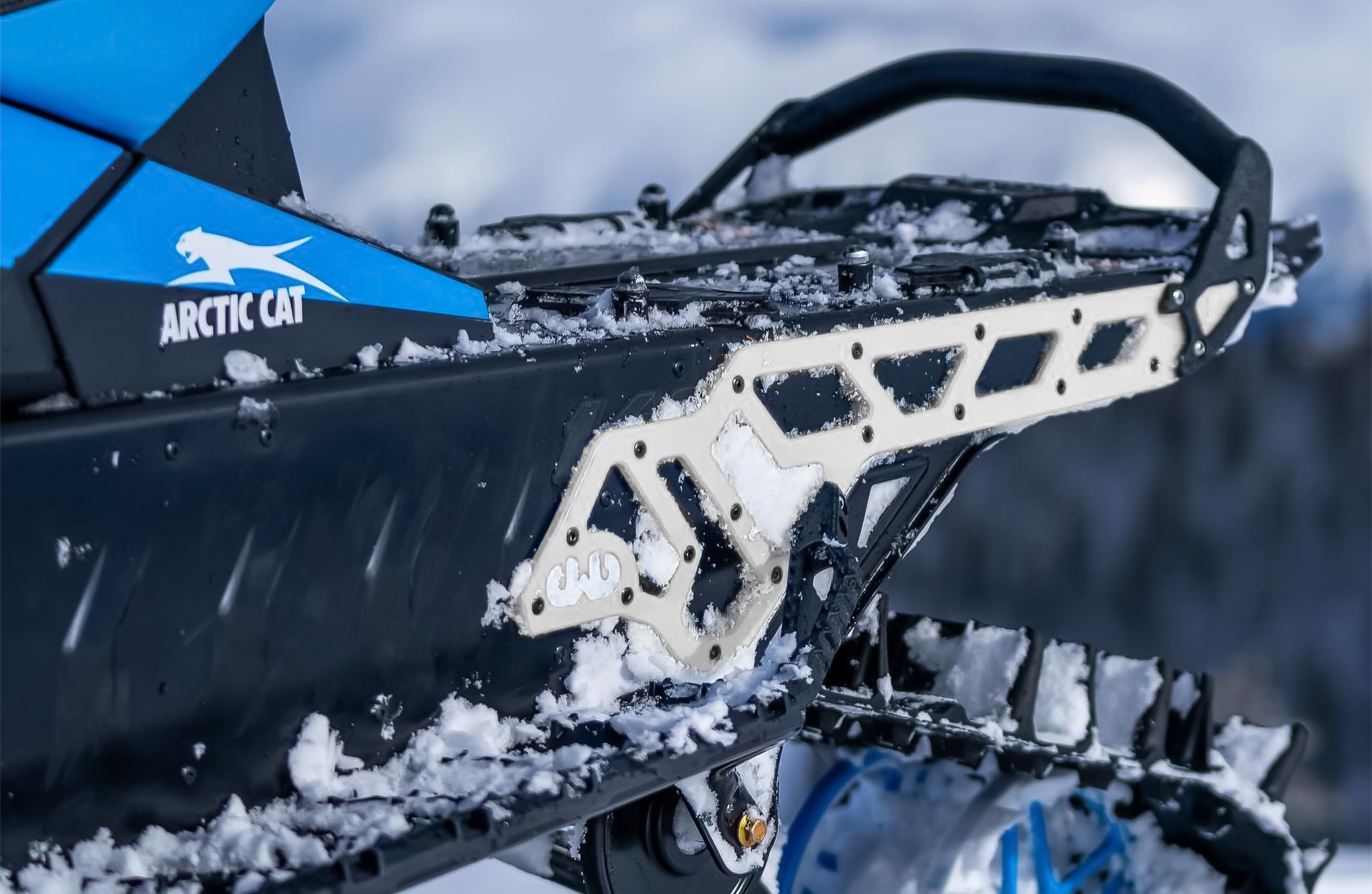 Backwoods BMP Bakbåge Arctic Cat Catalyst 146" Mountain - Vit - 4