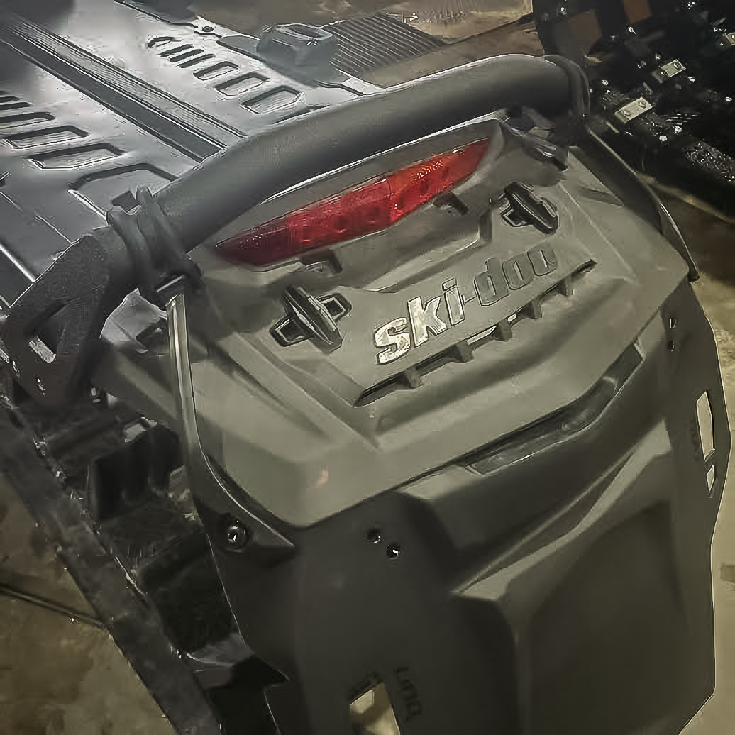Backwoods BMP Bakbåge Ski-Doo G5 Summit X/Summit Expert 154"/Freeride 154" (Kort tunnel) Passar EJ 2026 - Kolfiber - 3