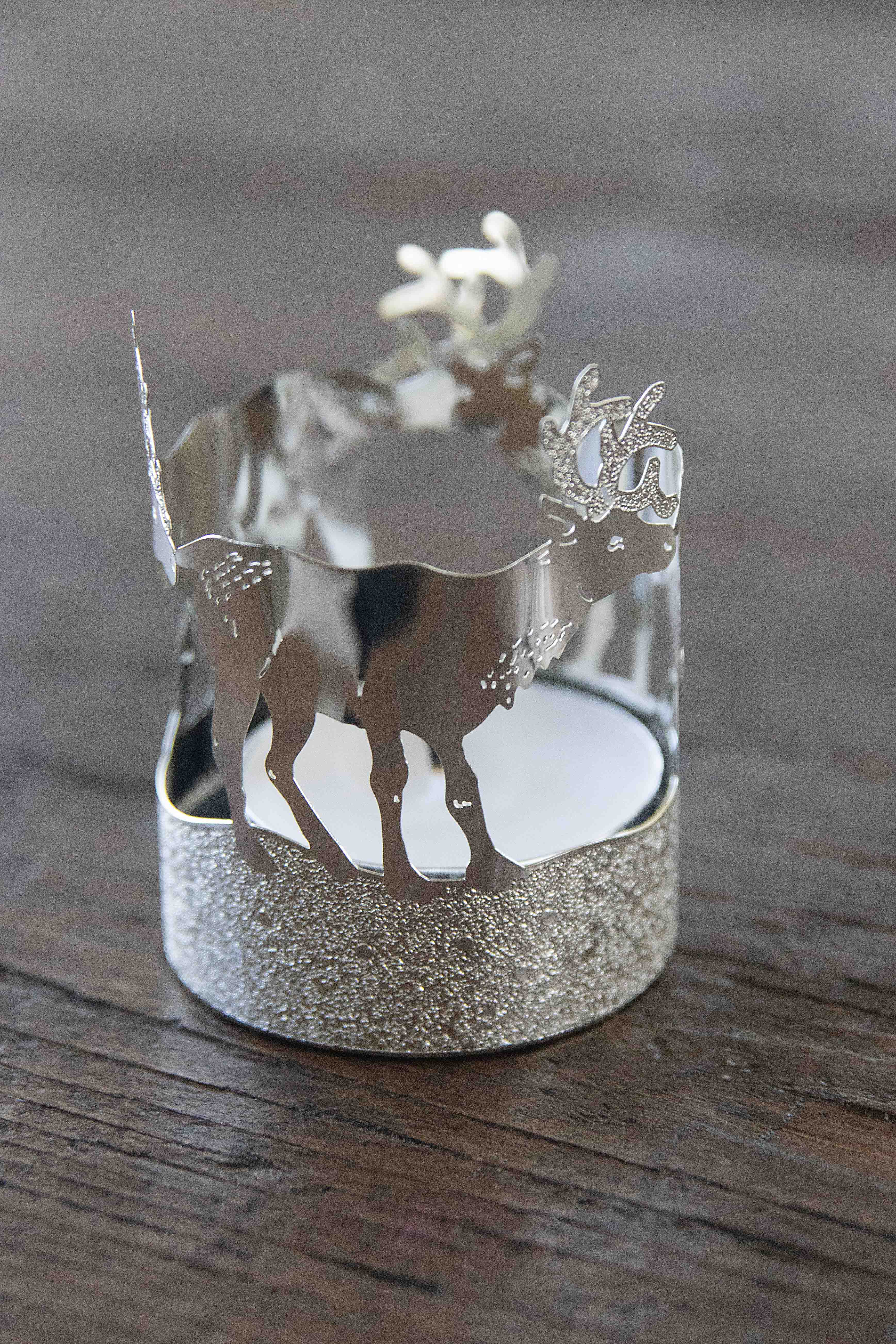 LJUSLYKTA REINDEER