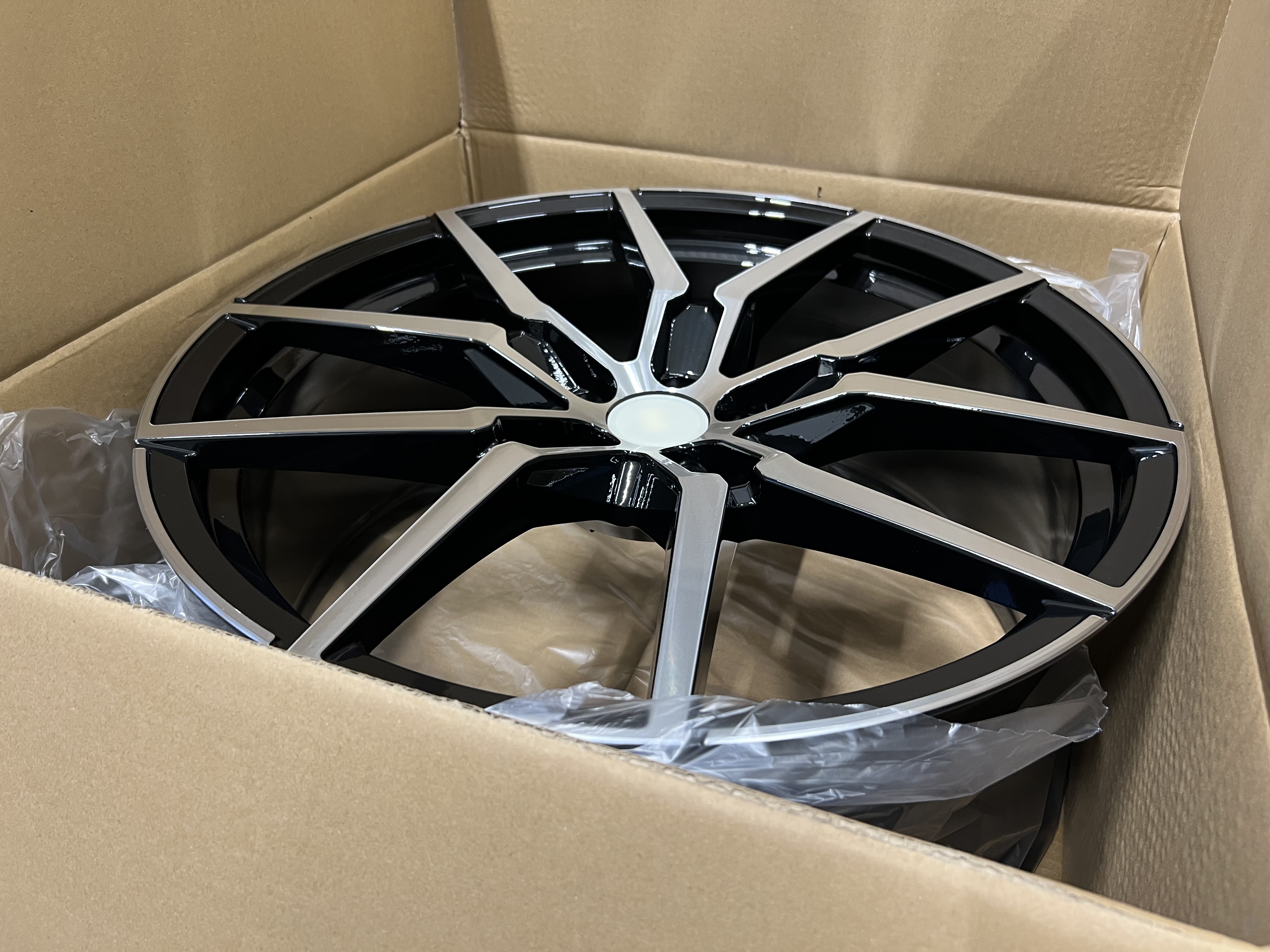 21" V-star V017 Black/polished 5x108 - 2