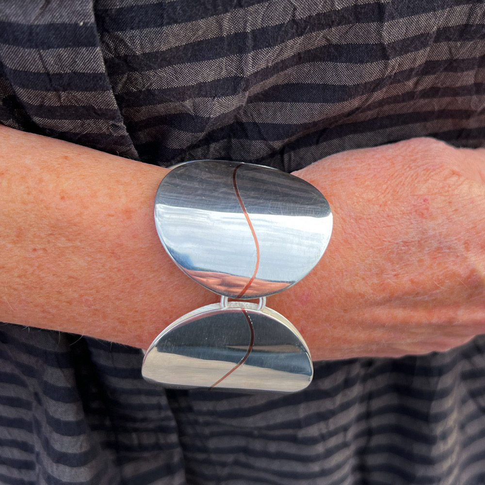 Unika smycken - Handgjort armband i silver med vårgformad kopparlinje - 2
