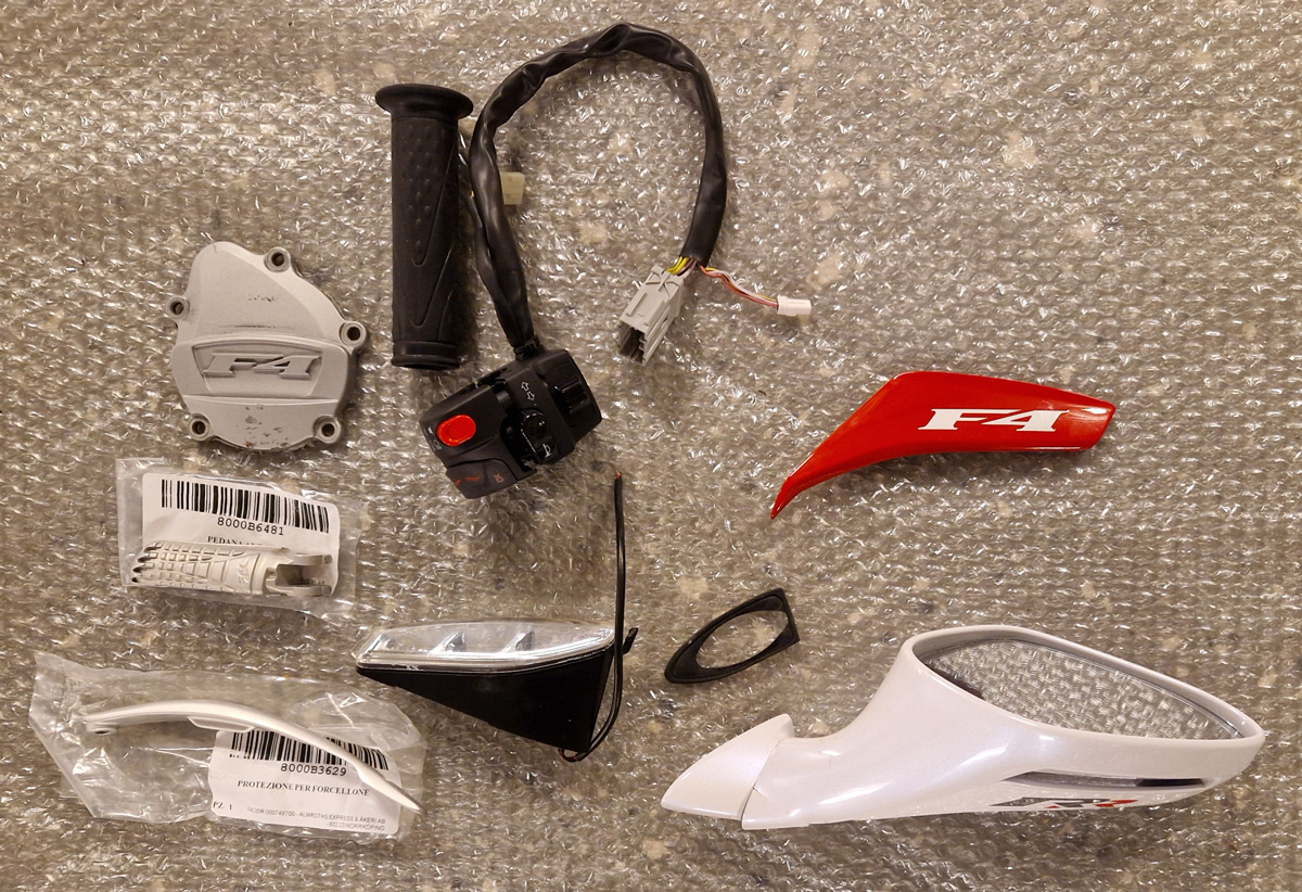 Diverse delar F4  1000 R...