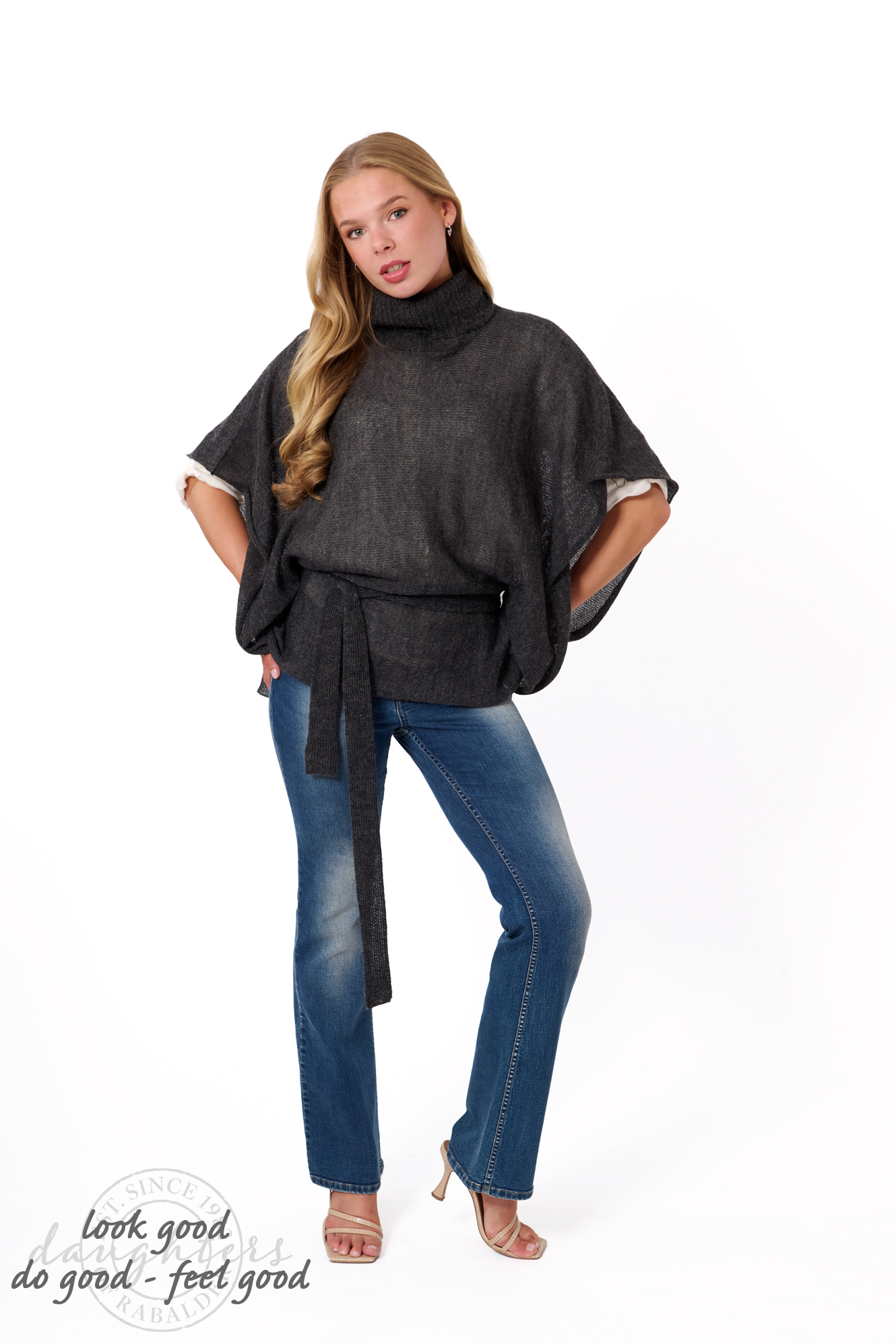 Helen alpaca poncho  platinum - 2