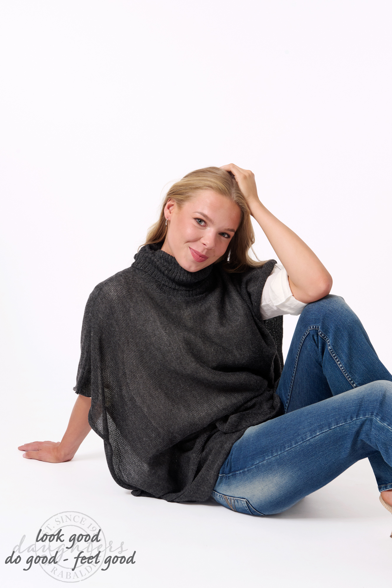 Helen alpaca poncho  platinum - 5
