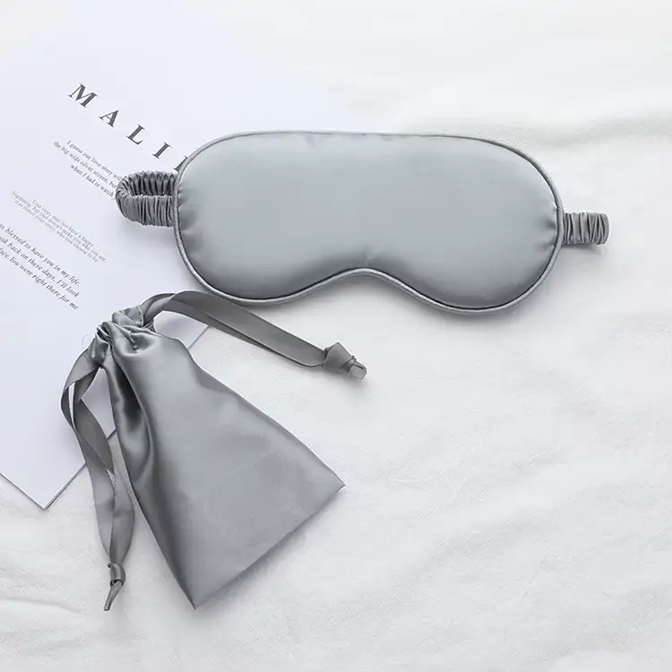Sovmask och scrunchie set i satin - 5