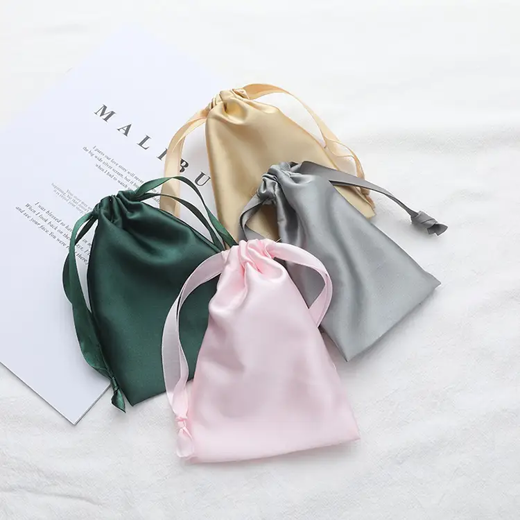 Sovmask och scrunchie set i satin - 9