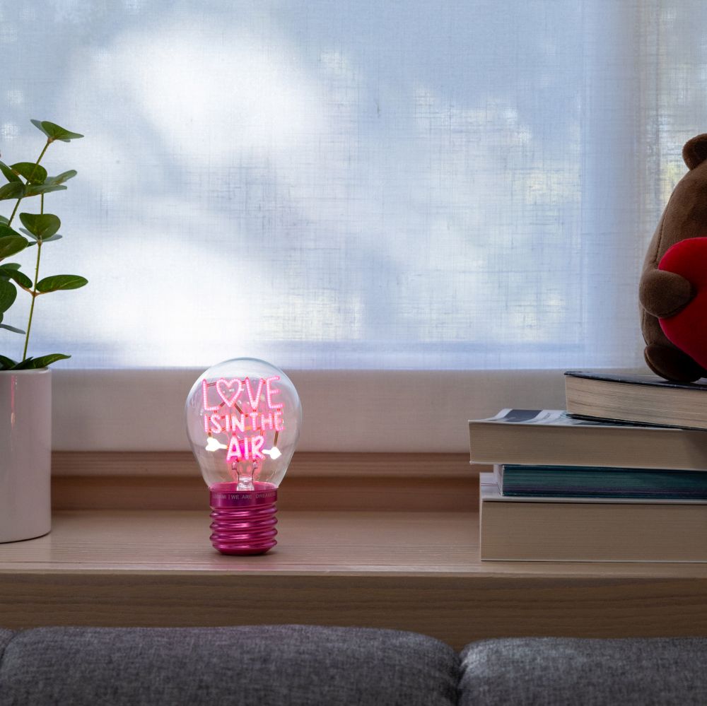 Bulb fiction, glödlampsformad bordslampa, Love is in the air - 4