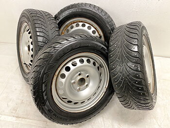 Kompletta Vinterhjul DUBB | 15" VW Caddy Golf Passat Plåt 5x112 6x15 ET47 57.1 | 2 st 195/65 R15 95T XL Champiro Ice Pro 14Rows | V03-2013 | 4|5 mm + 2 st 195/65 R15 91T Goodyear Ultra Grip Extreme | V10-2011 | 3|3 mm SLITNA bör bytas