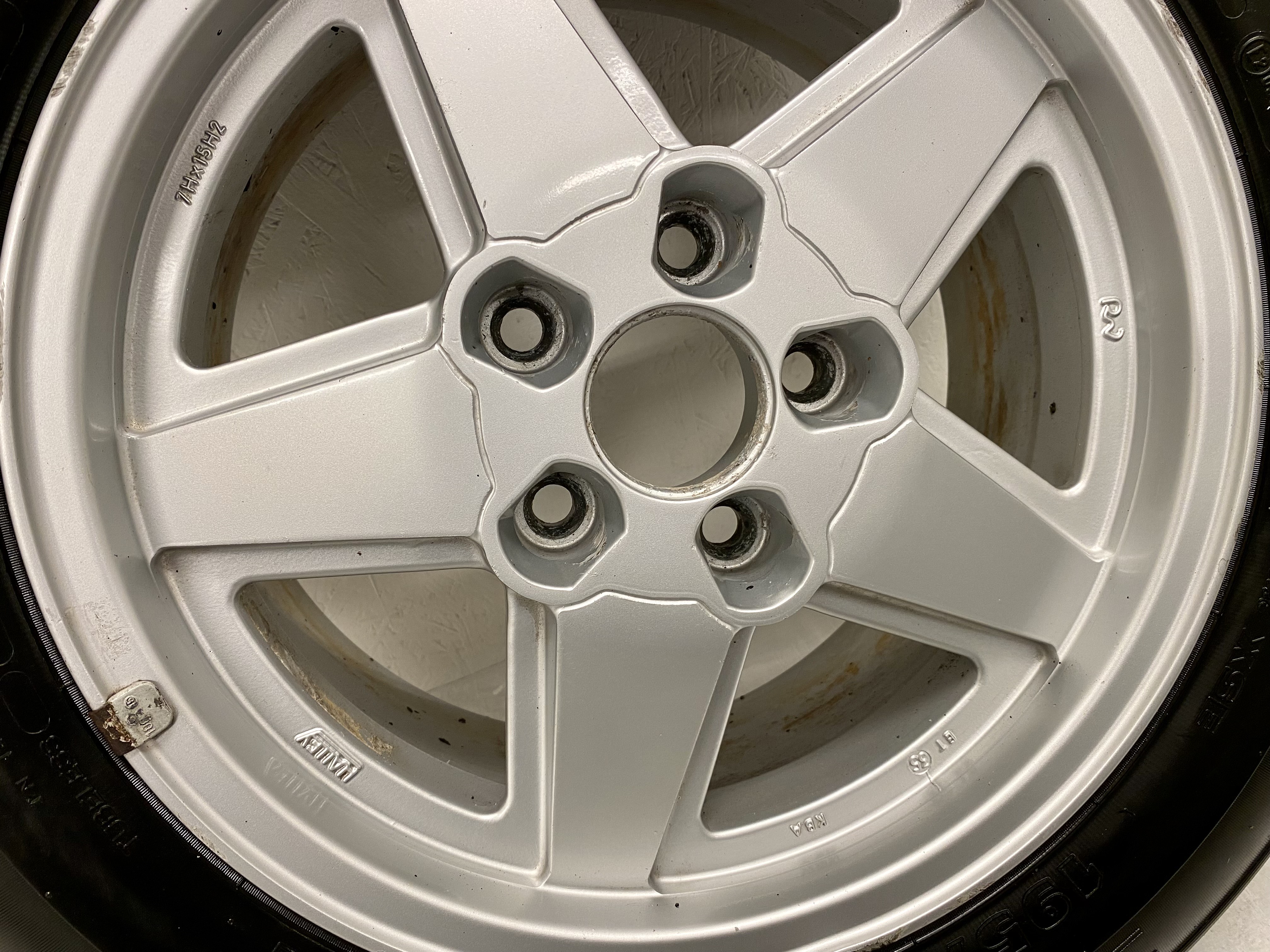 Kompletta Sommarhjul | 15" HALLEY 5x114.3 7x15 ET35 70.1 + 195/65 R15 91T MXT XSE Michelin Energy X Green | V105 + 114 Gamla däck | 6|6|4|4 mm - 4
