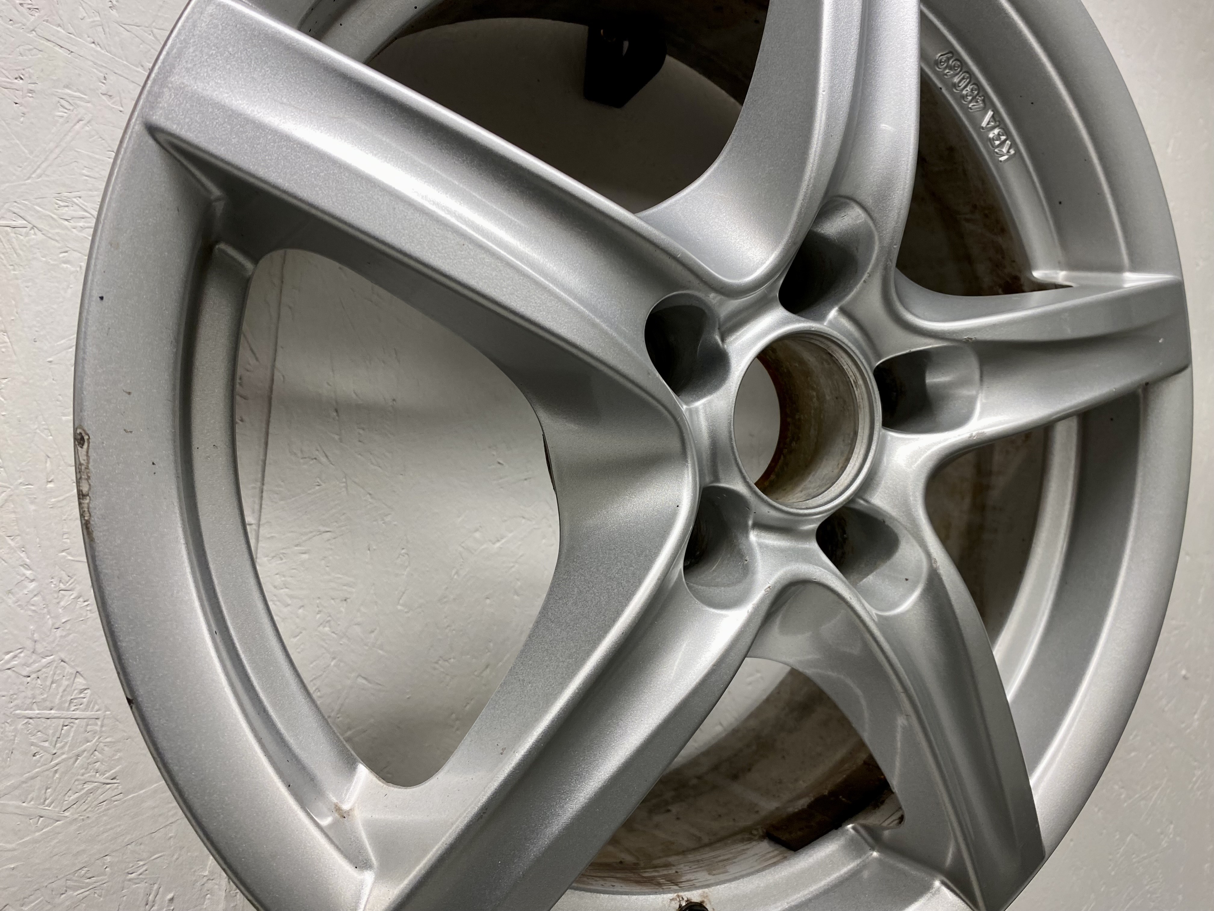 BEGAGNAT | 4 st | 16" ALUFÄLGAR Citroen C5 ALUTEC KBA48069 GR656 | 5x108 6.5x16 ET33 65.1 - 7
