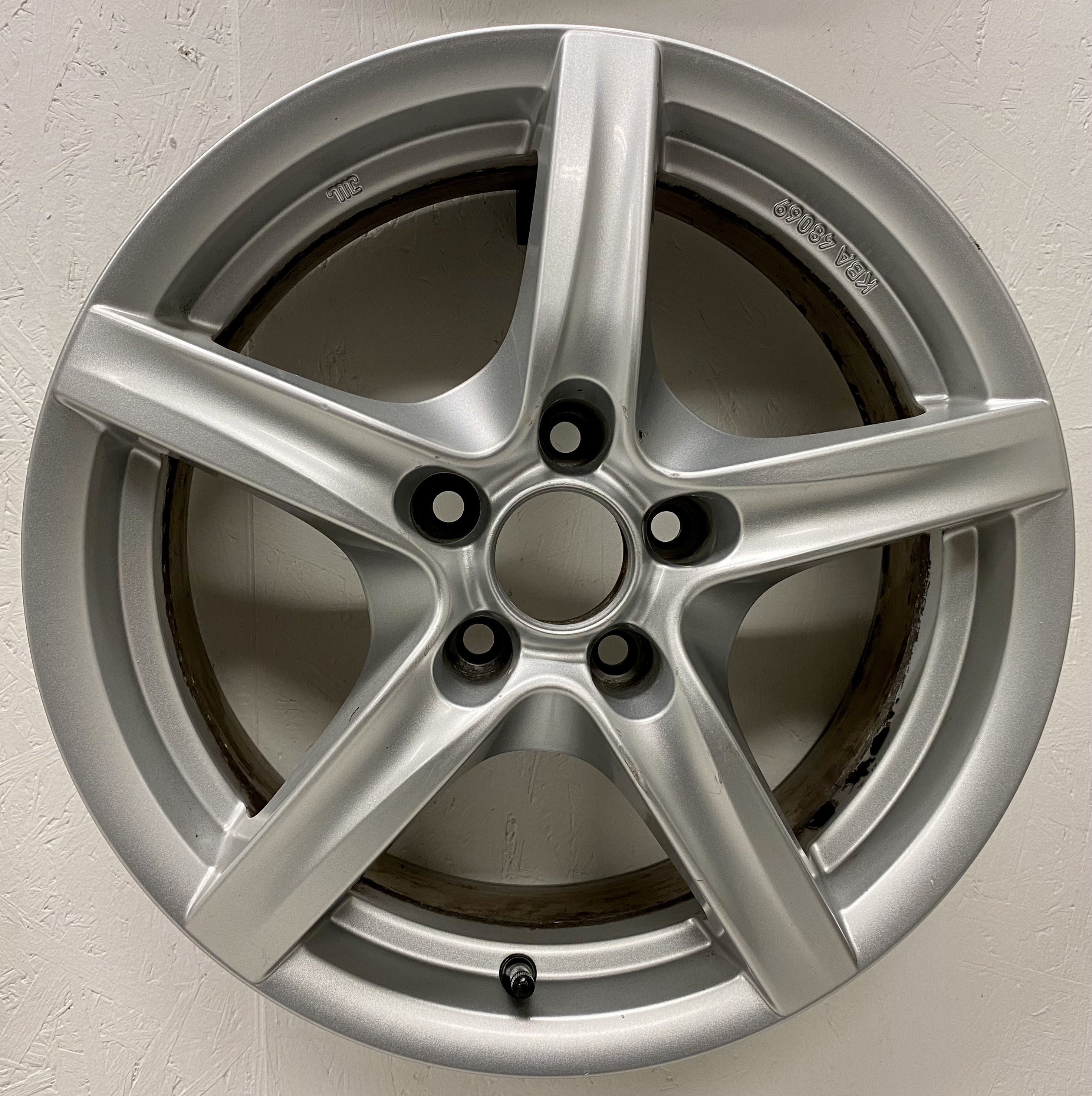 BEGAGNAT | 4 st | 16" ALUFÄLGAR Citroen C5 ALUTEC KBA48069 GR656 | 5x108 6.5x16 ET33 65.1 - 2