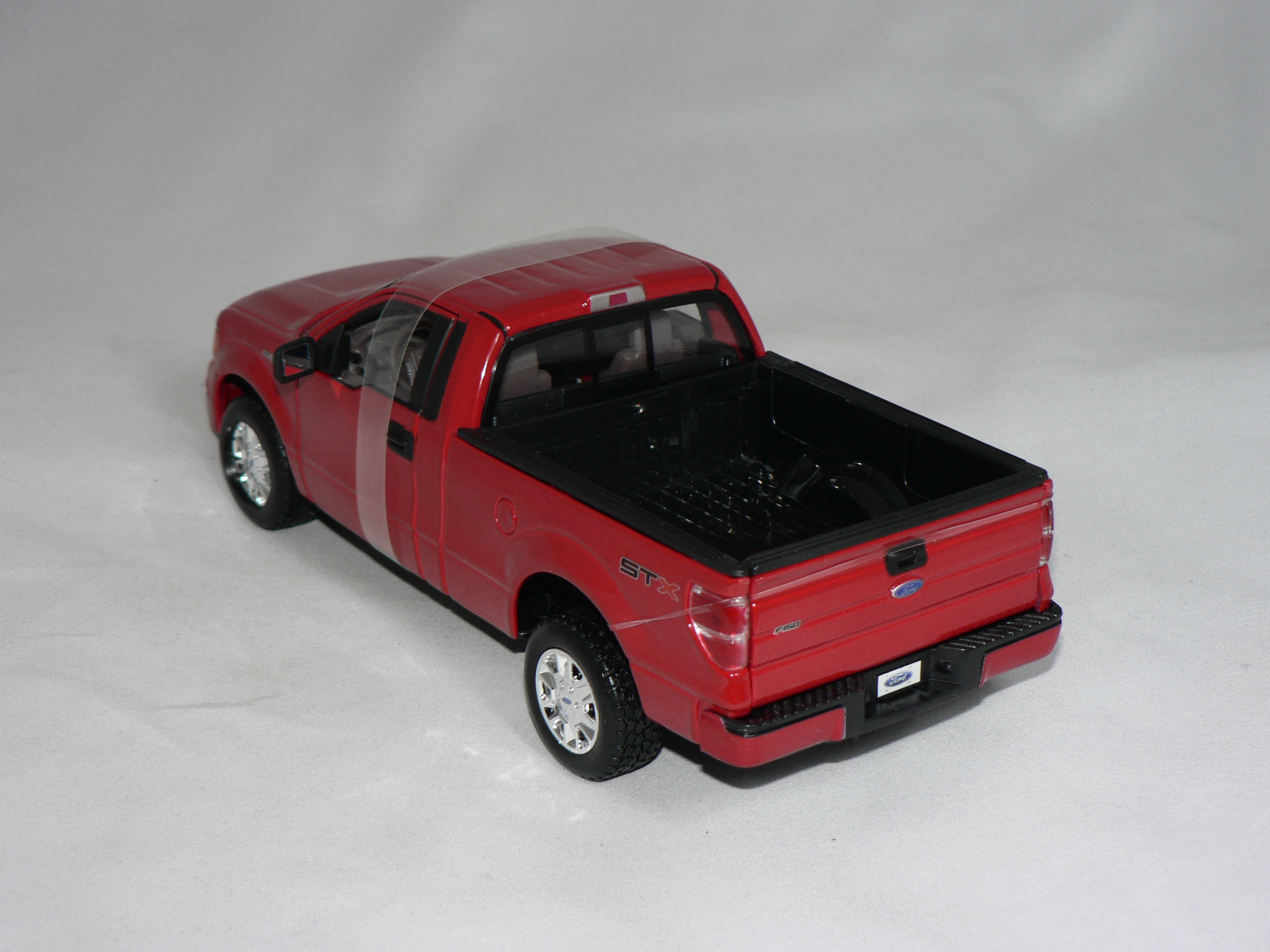 Ford F 150  STX   1:24  Maisto - 2