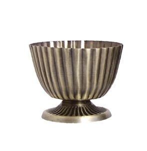 Kruka på fot i antik guld mässing färg pokal shabby chic lantlig stil