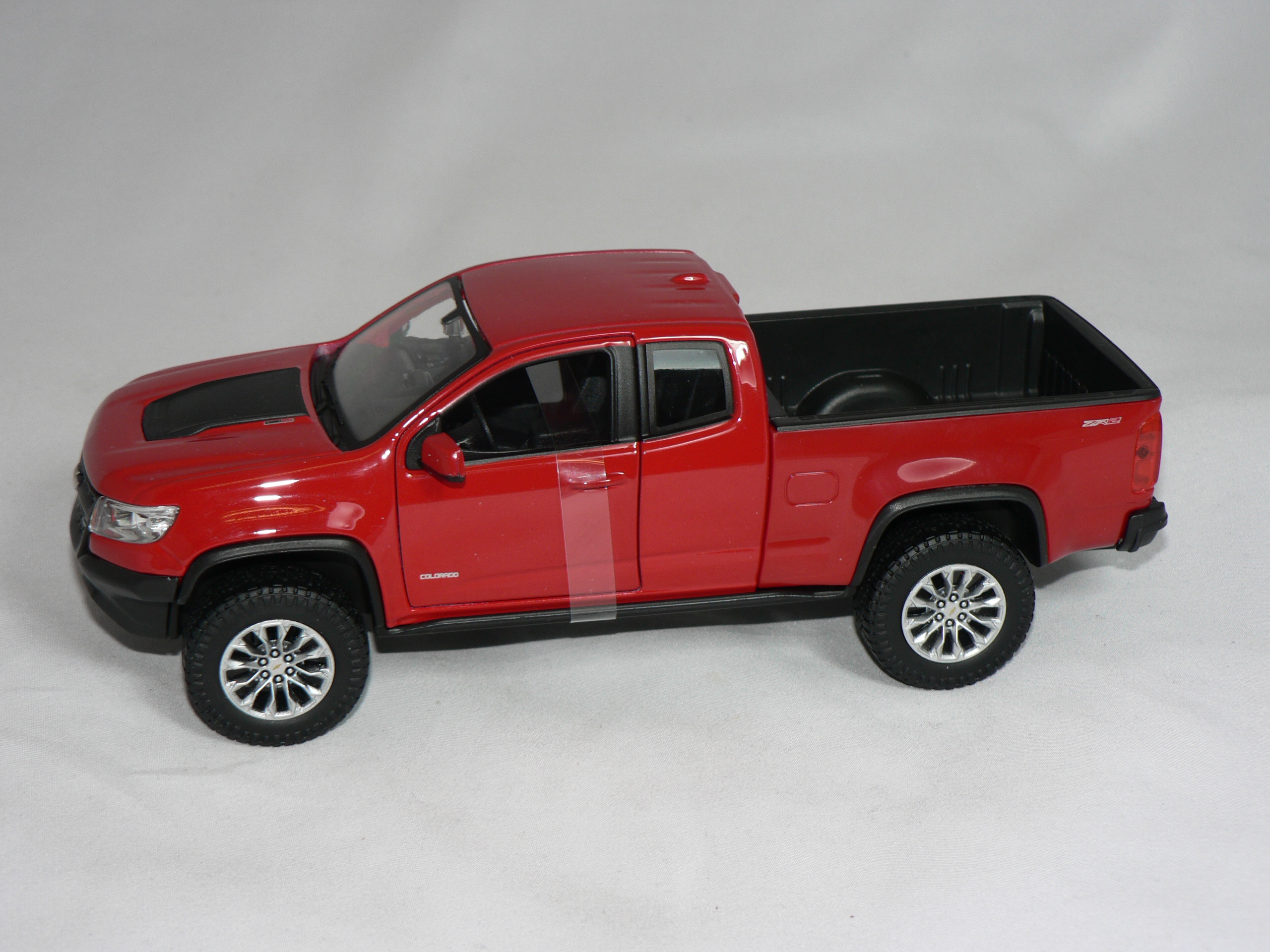 Chevrolet  Colorado ZR2  2017  1:24 Maisto - 3