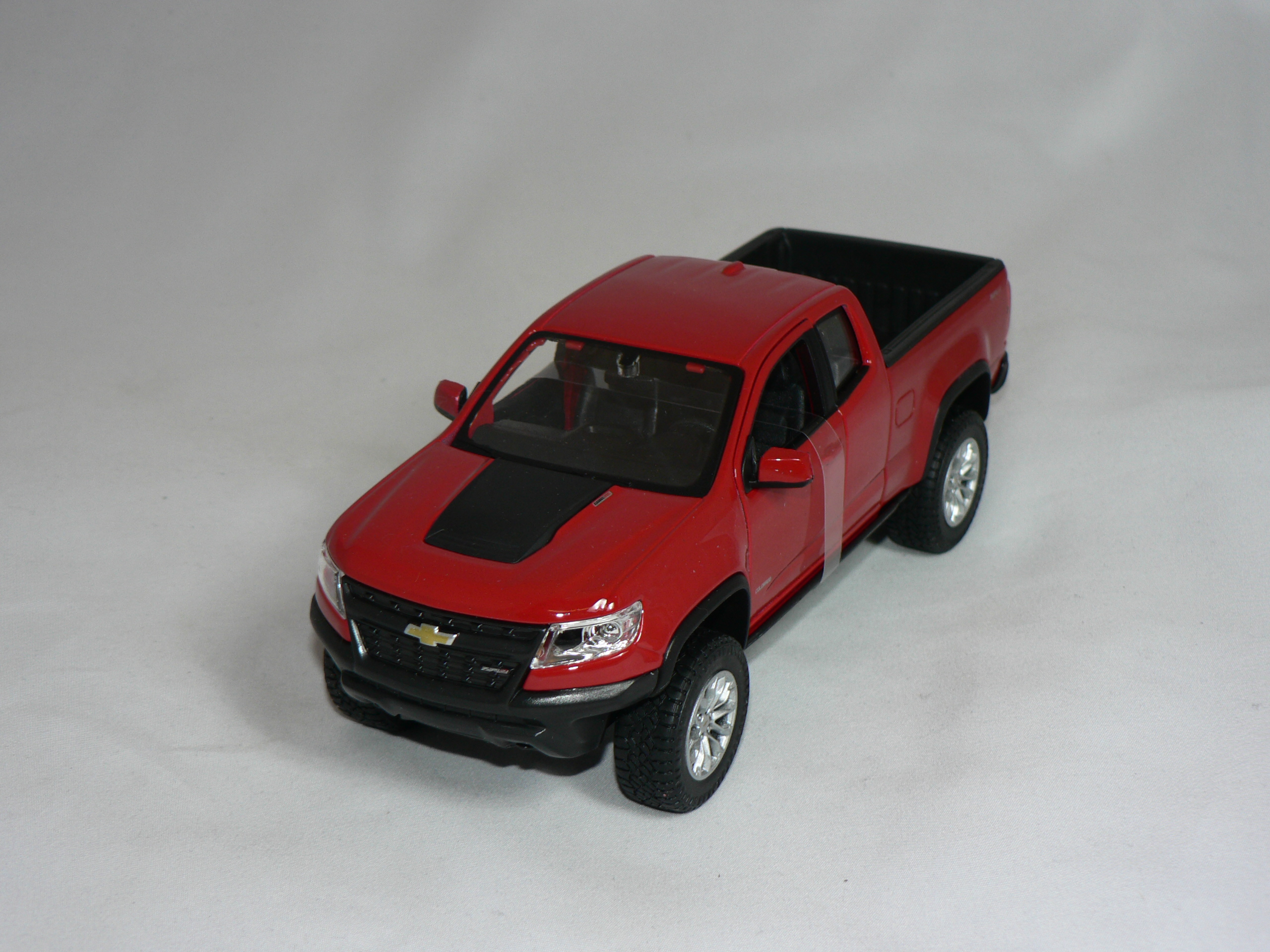 Chevrolet  Colorado ZR2  2017  1:24 Maisto