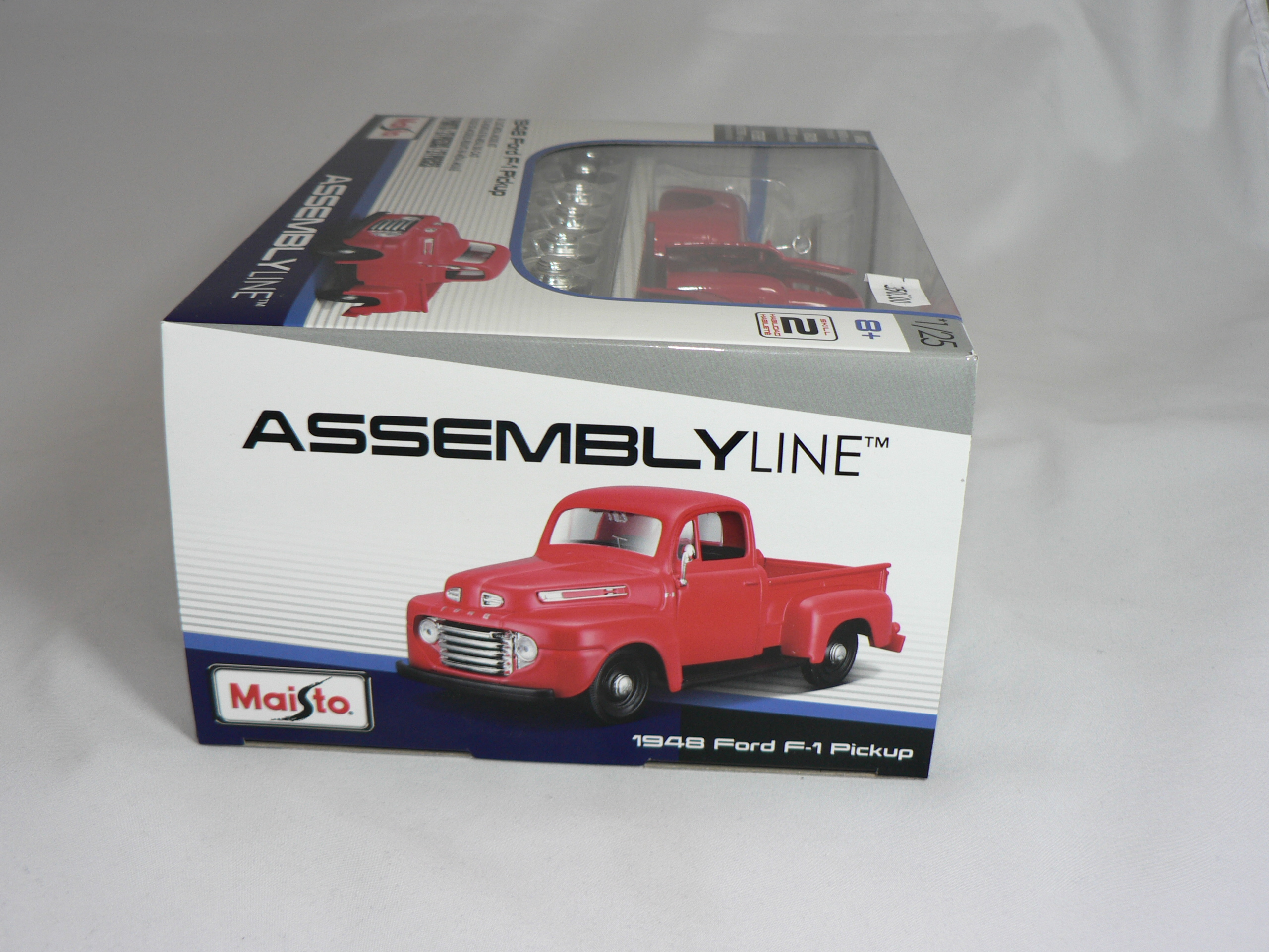 Ford  F-1  Pick Up  1948  Kit 27 Pieces  1:24  Maisto - 3