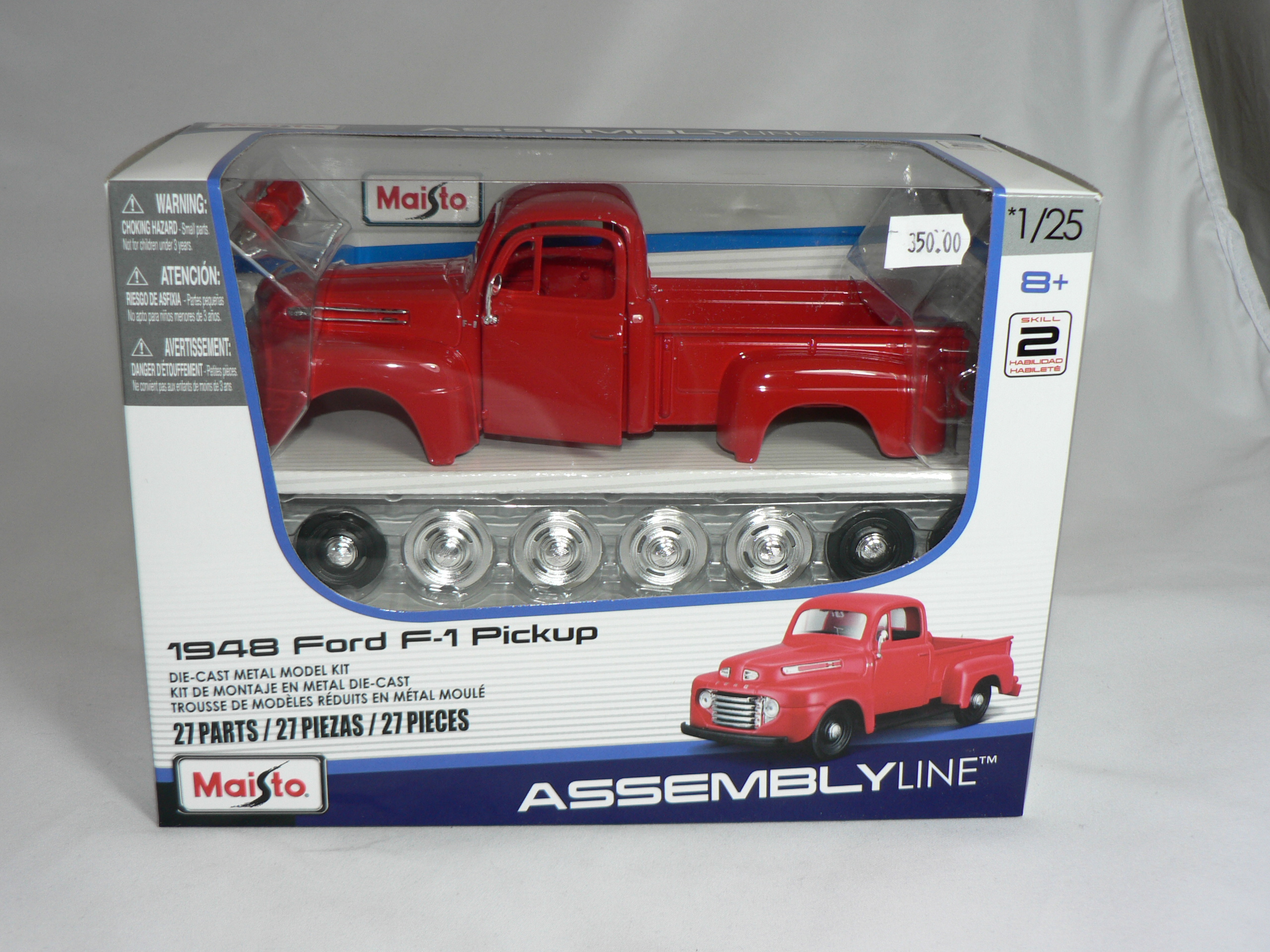 Ford  F-1  Pick Up  1948  Kit 27 Pieces  1:24  Maisto
