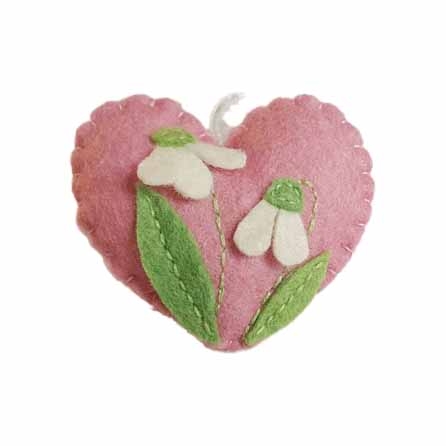 Påskgåva vid 600 kr  Hängande hjärta i ull med snödroppar från Grab a Coffee - rosa