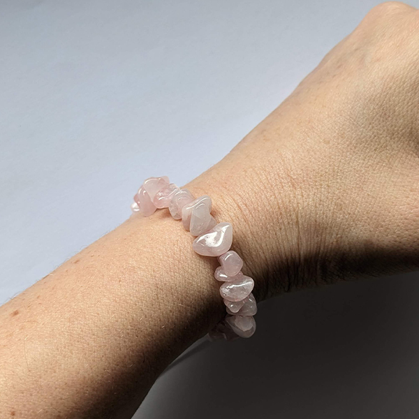 Armband med naturlig rosekvarts kristall chips - 2