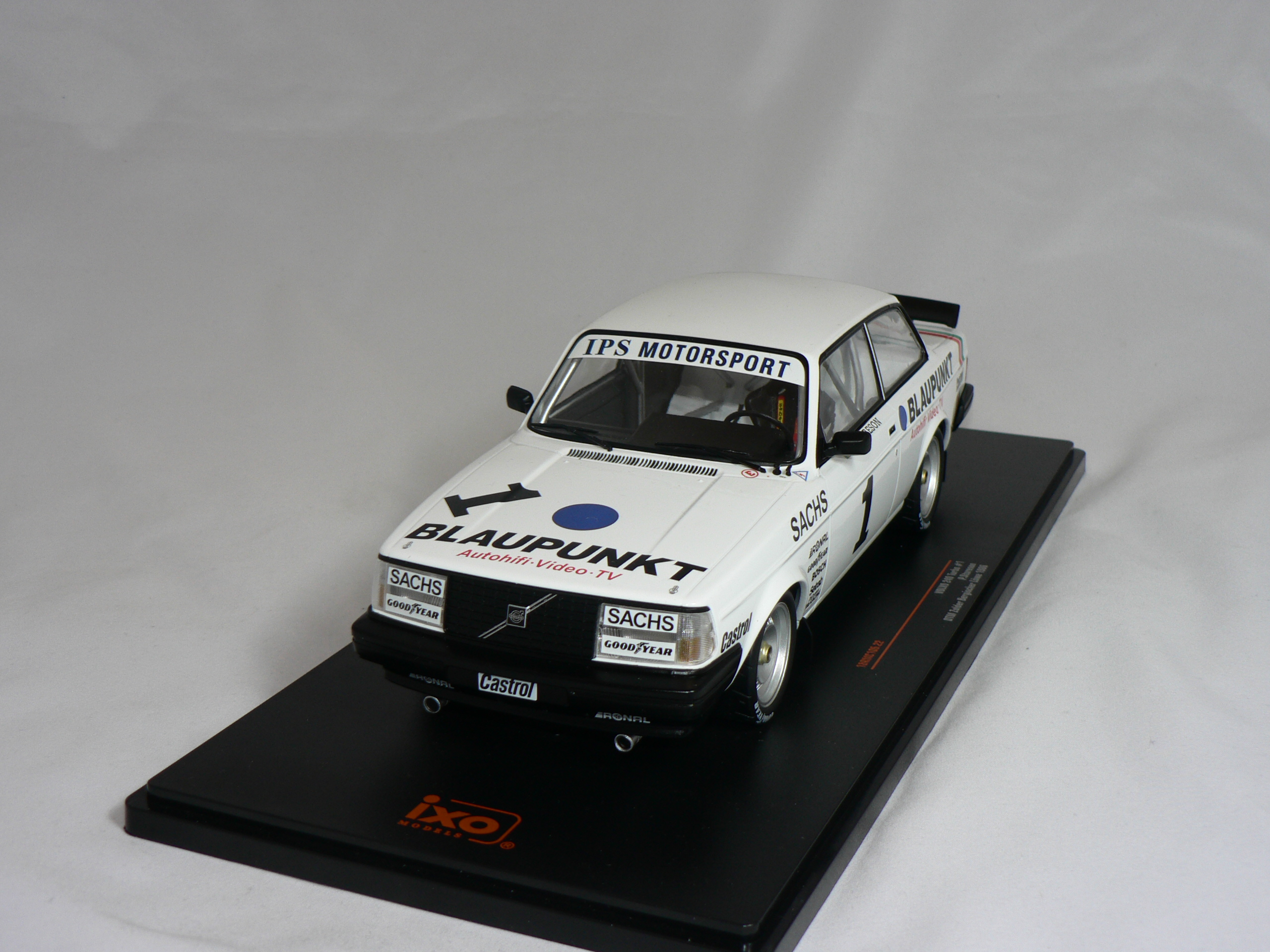 Volvo 240 Turbo  #1  1985  DTM  P.Stureson