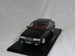 Volvo 760 Turbo  1985  1:18  Triple9 Collection