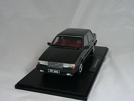 Volvo 760 Turbo  1985  1:18  Triple9 Collection