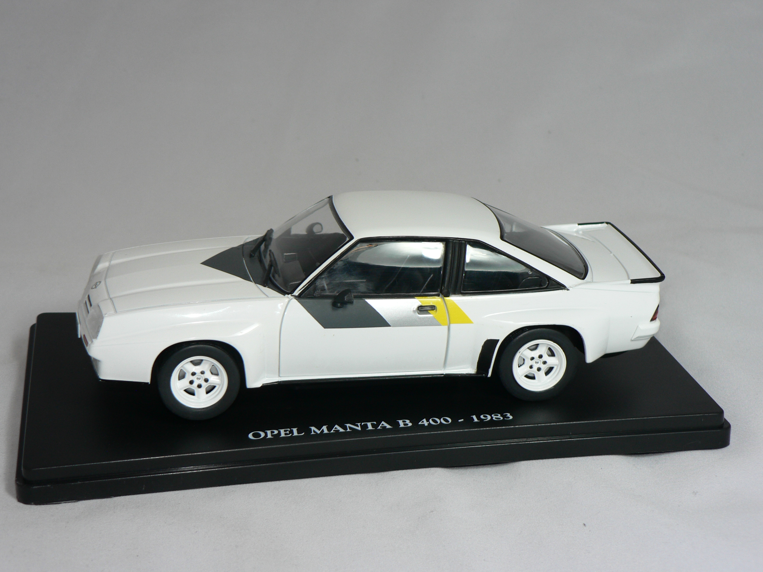 Opel Manta  B  400   1983  1:24 Atlas - 3