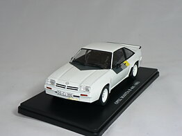 Opel Manta  B  400   1983  1:24 Atlas