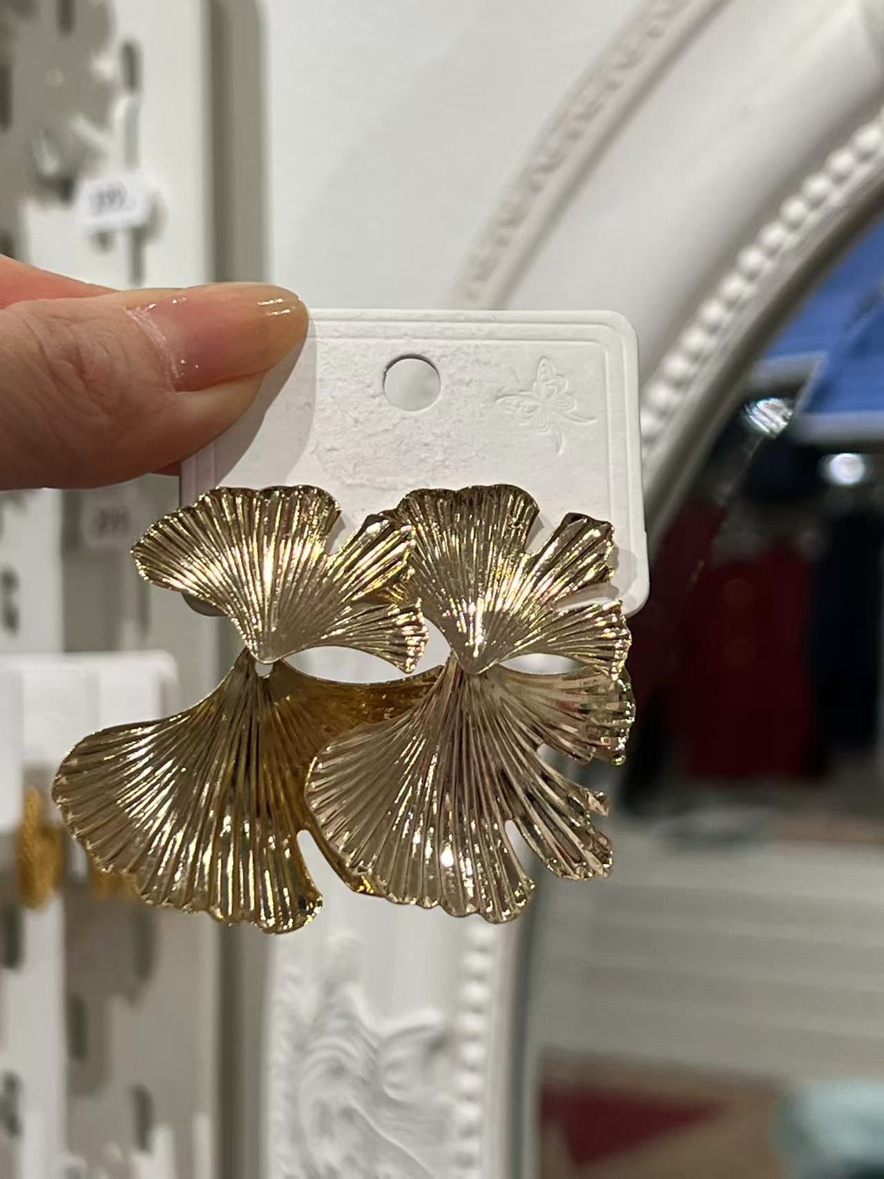 VACC Ginkgo Leaves Earrings Gold