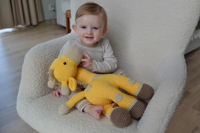 Handvirkad giraff mysig att leka med