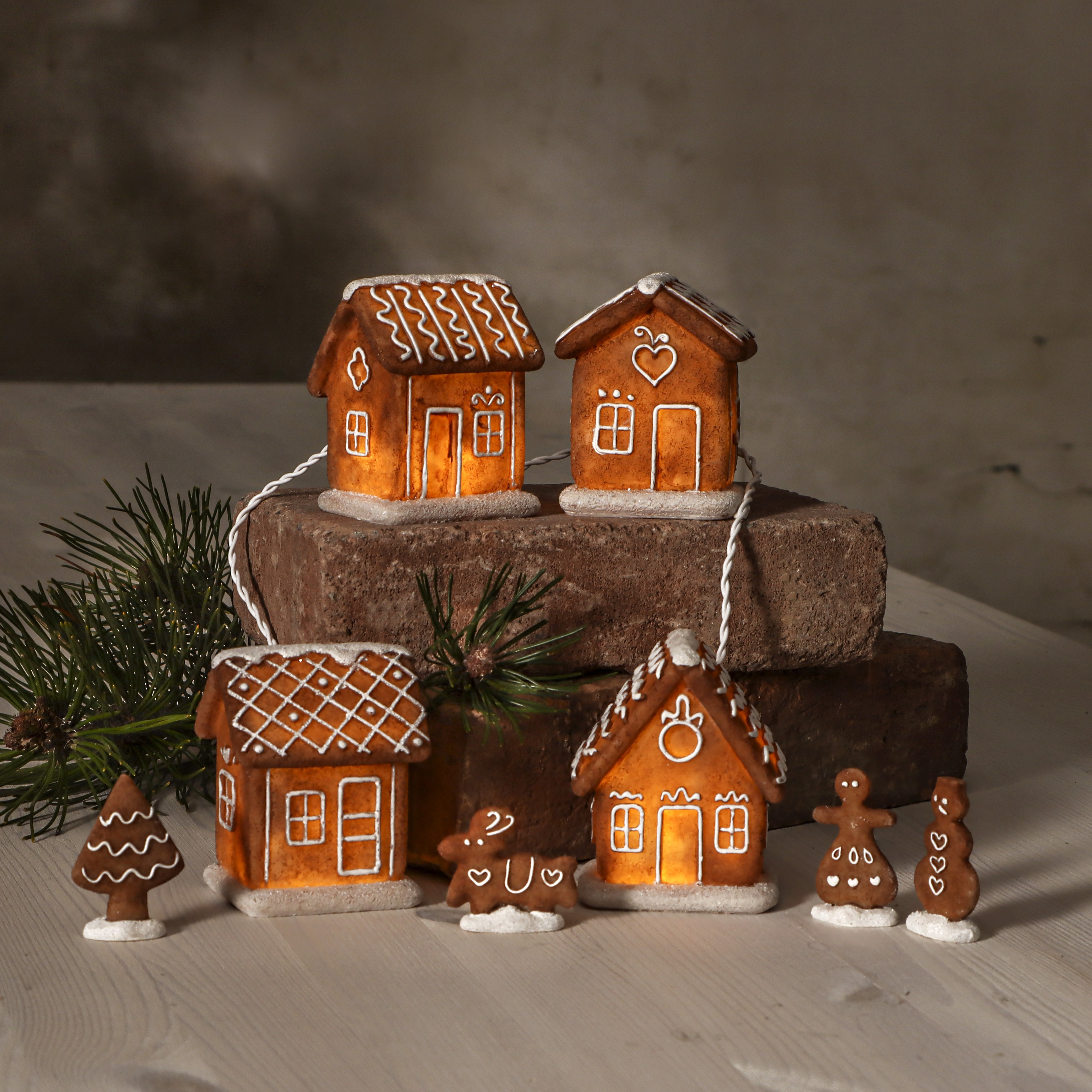 Pepparkakshus by - Inkl. belysning