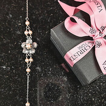 Yvone Christa Flower armband pärla