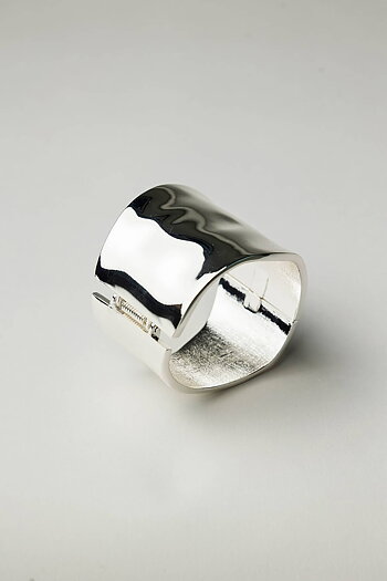Bow 19 - Bold Bracelet Silver