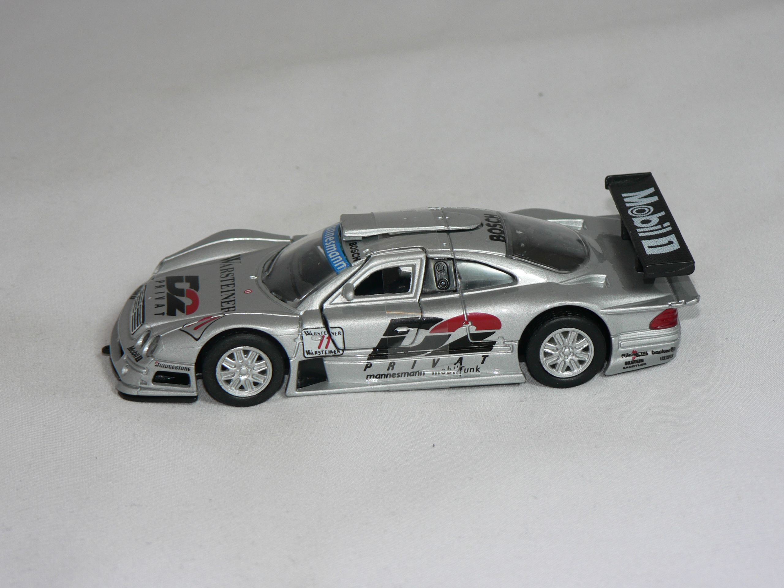 Mercedes -Benz  CLK GTR  1:38  Welly - 3